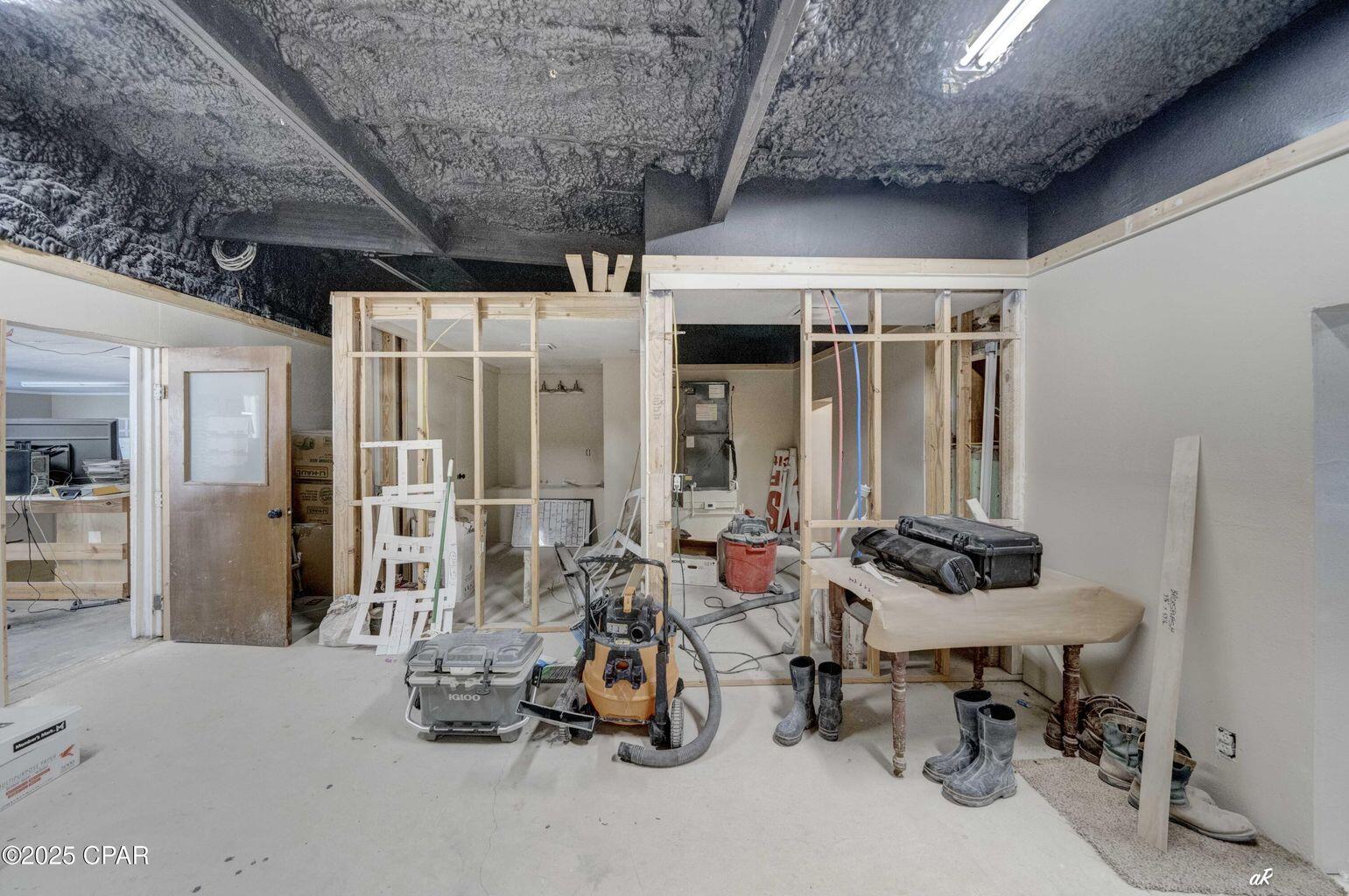 NO RECORDED PROJECT - Land