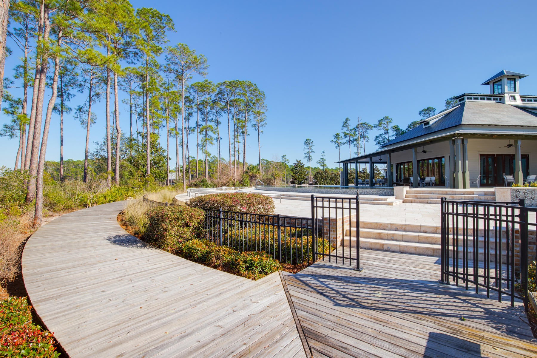 CHURCHILL OAKS - Residential