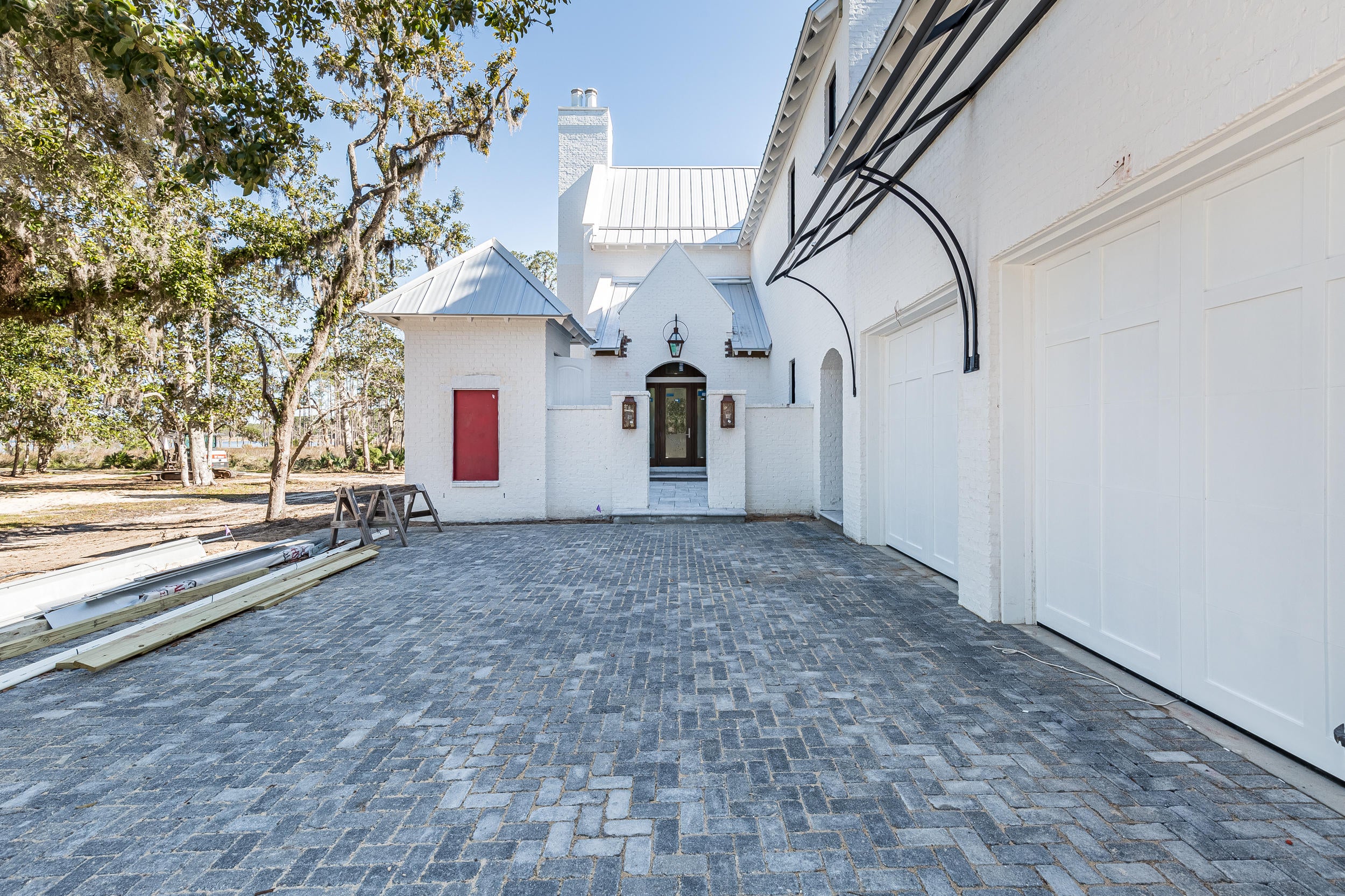 CHURCHILL OAKS - Residential