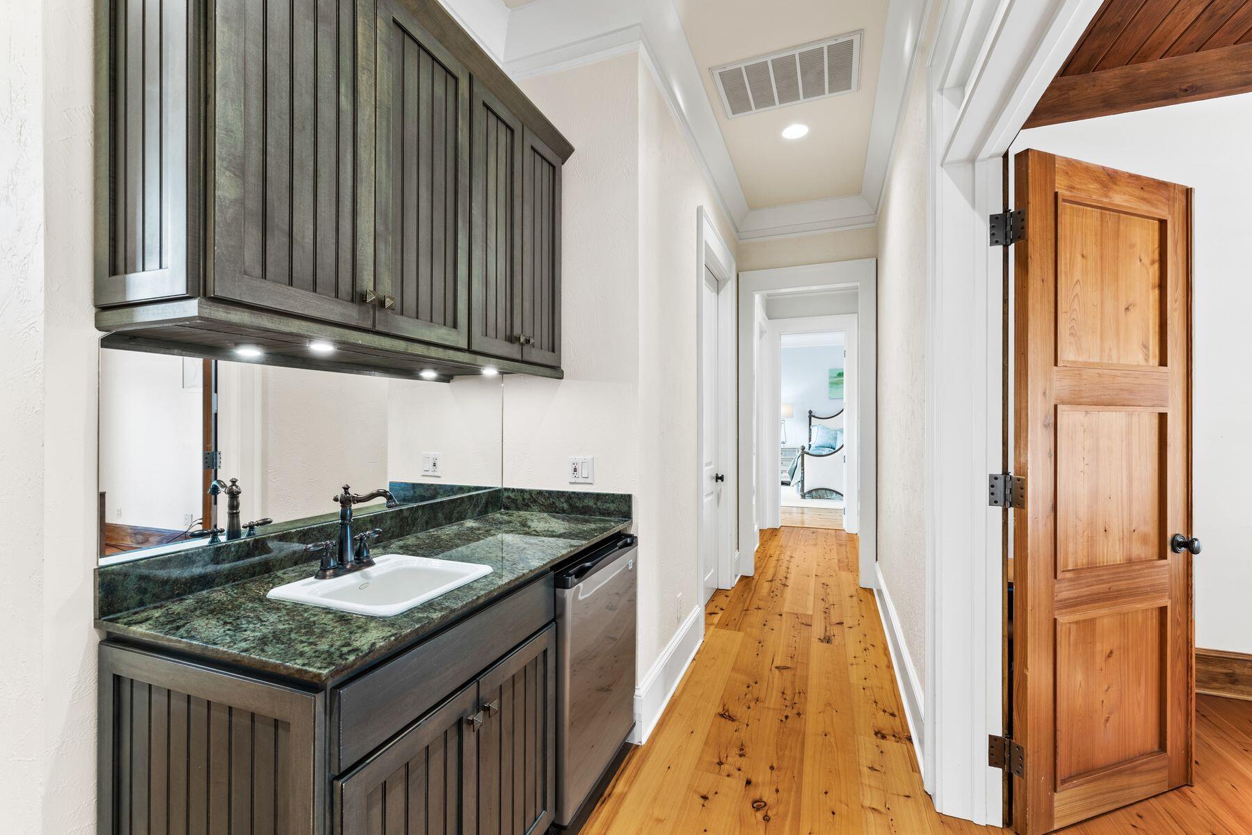 BURNT PINE - Residential