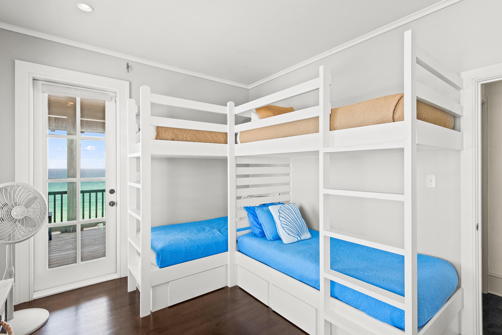 RETREAT THE - Residential
