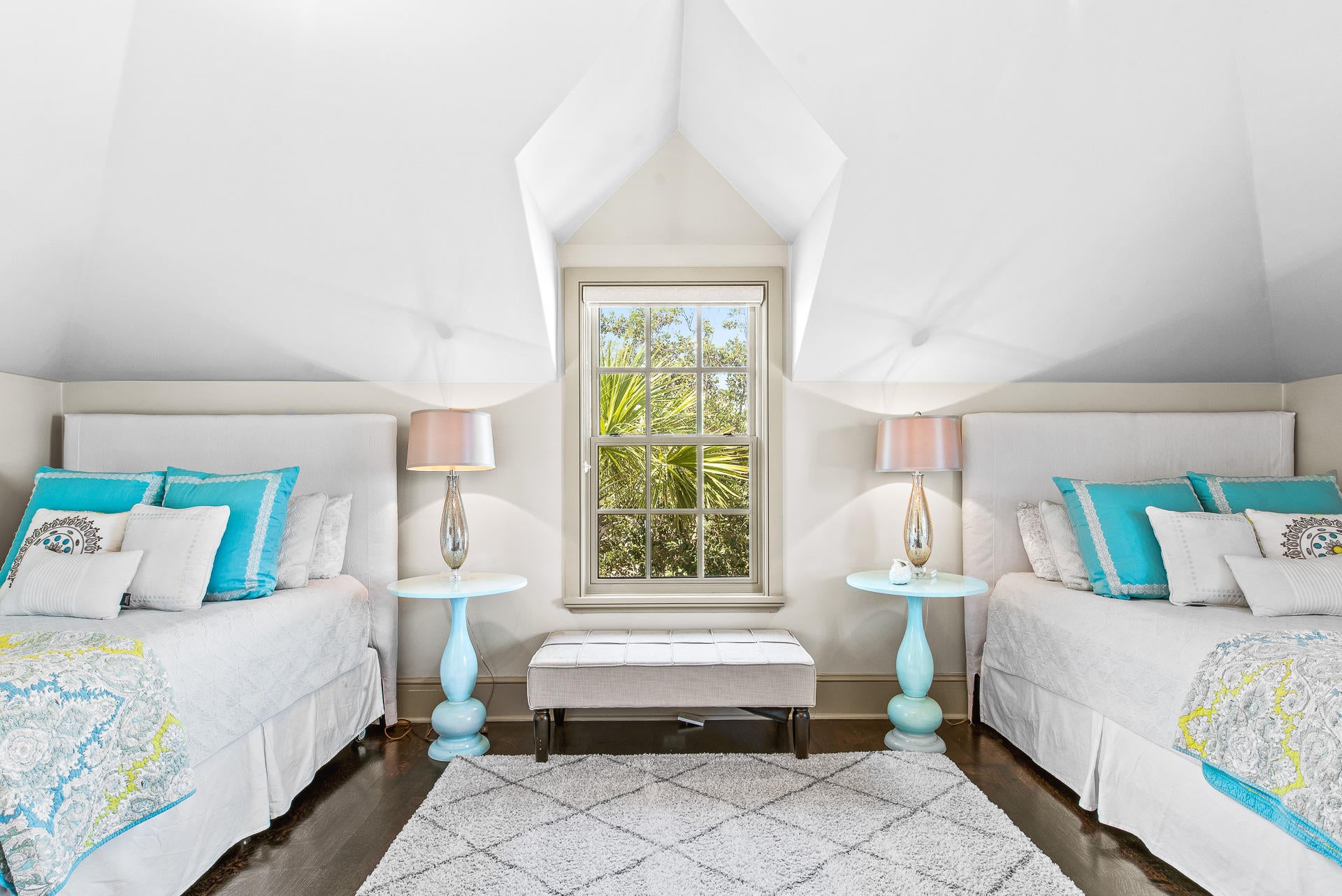 RETREAT THE - Residential