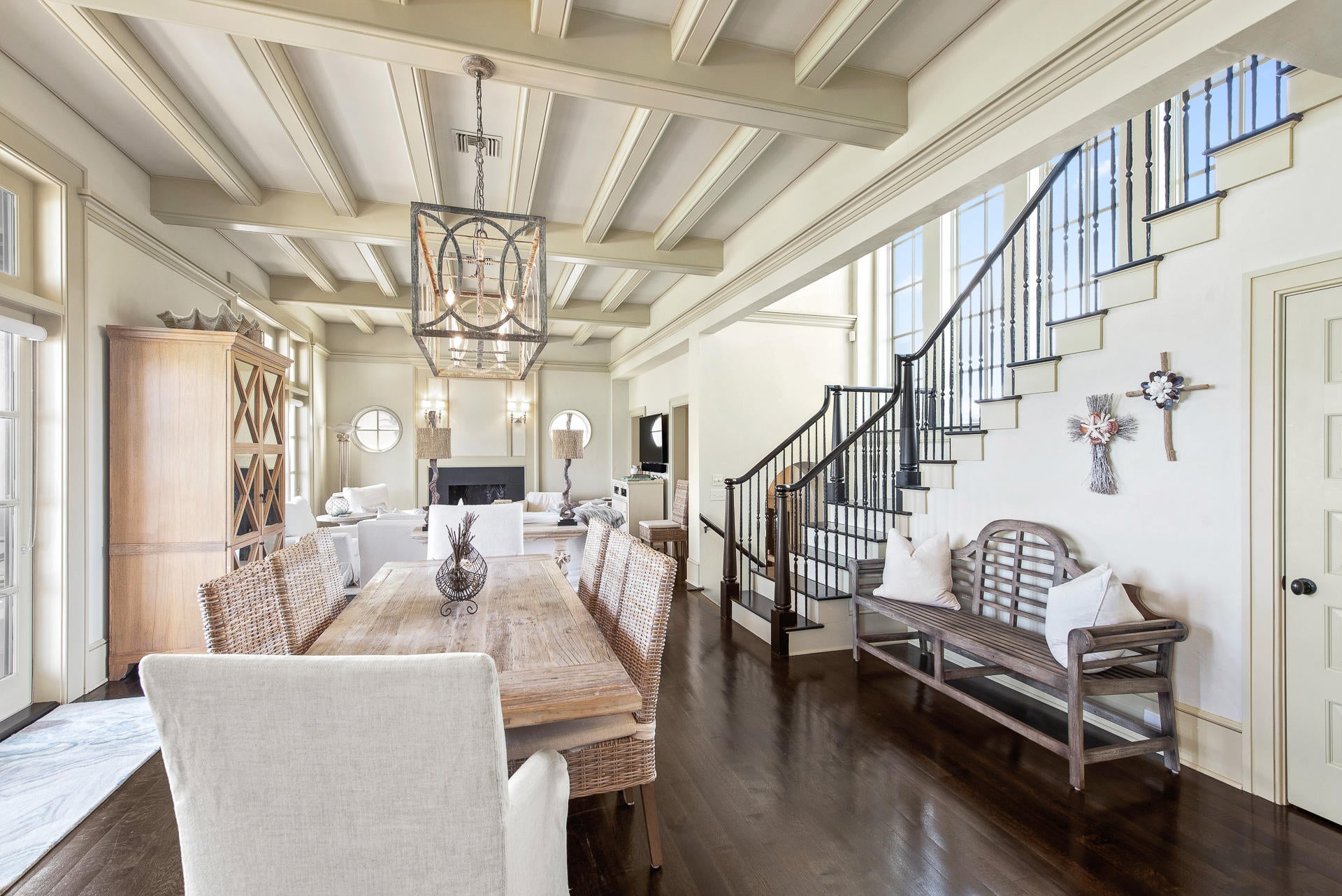 RETREAT THE - Residential