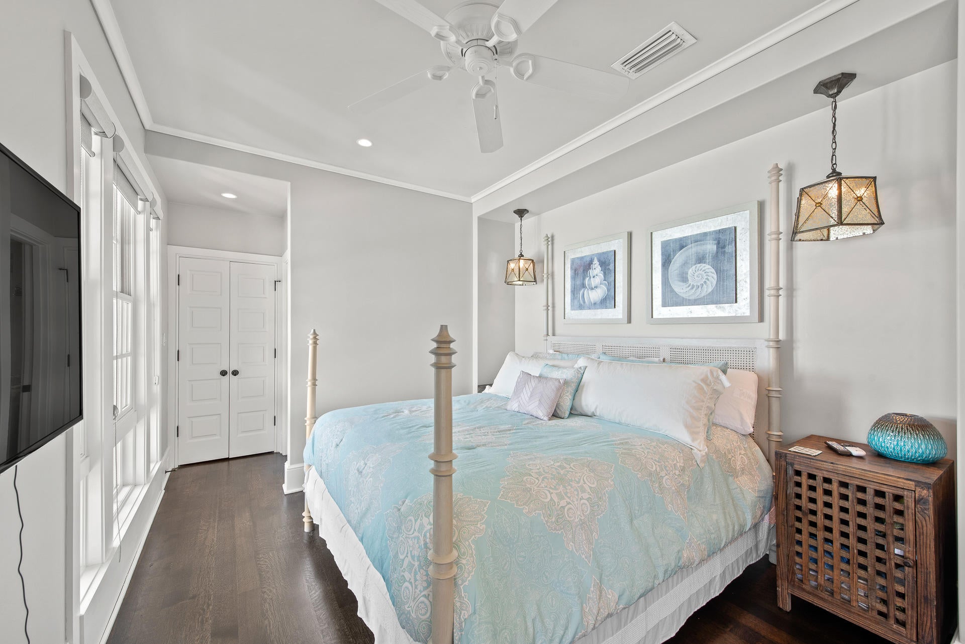 RETREAT THE - Residential