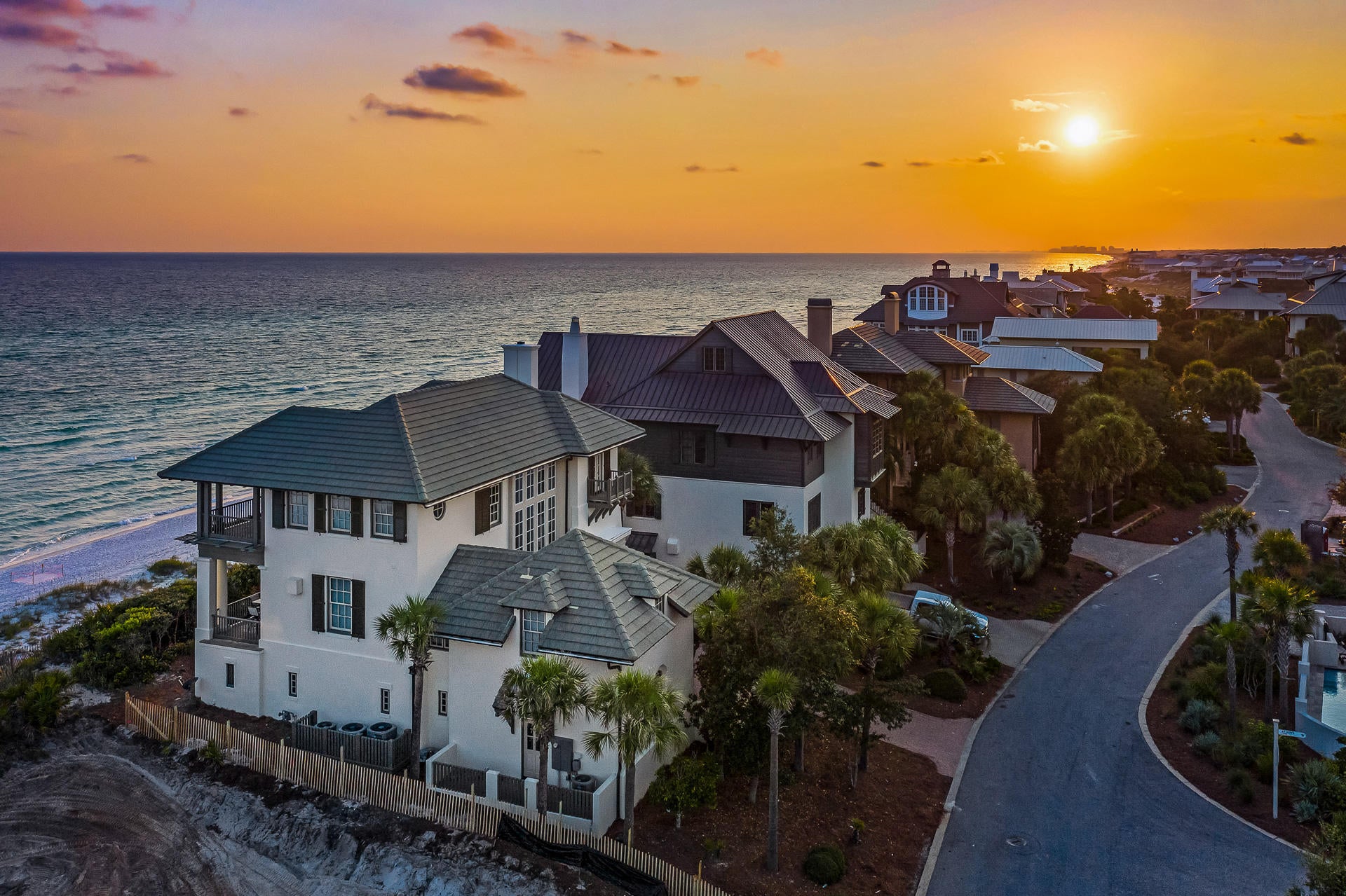 RETREAT THE - Residential