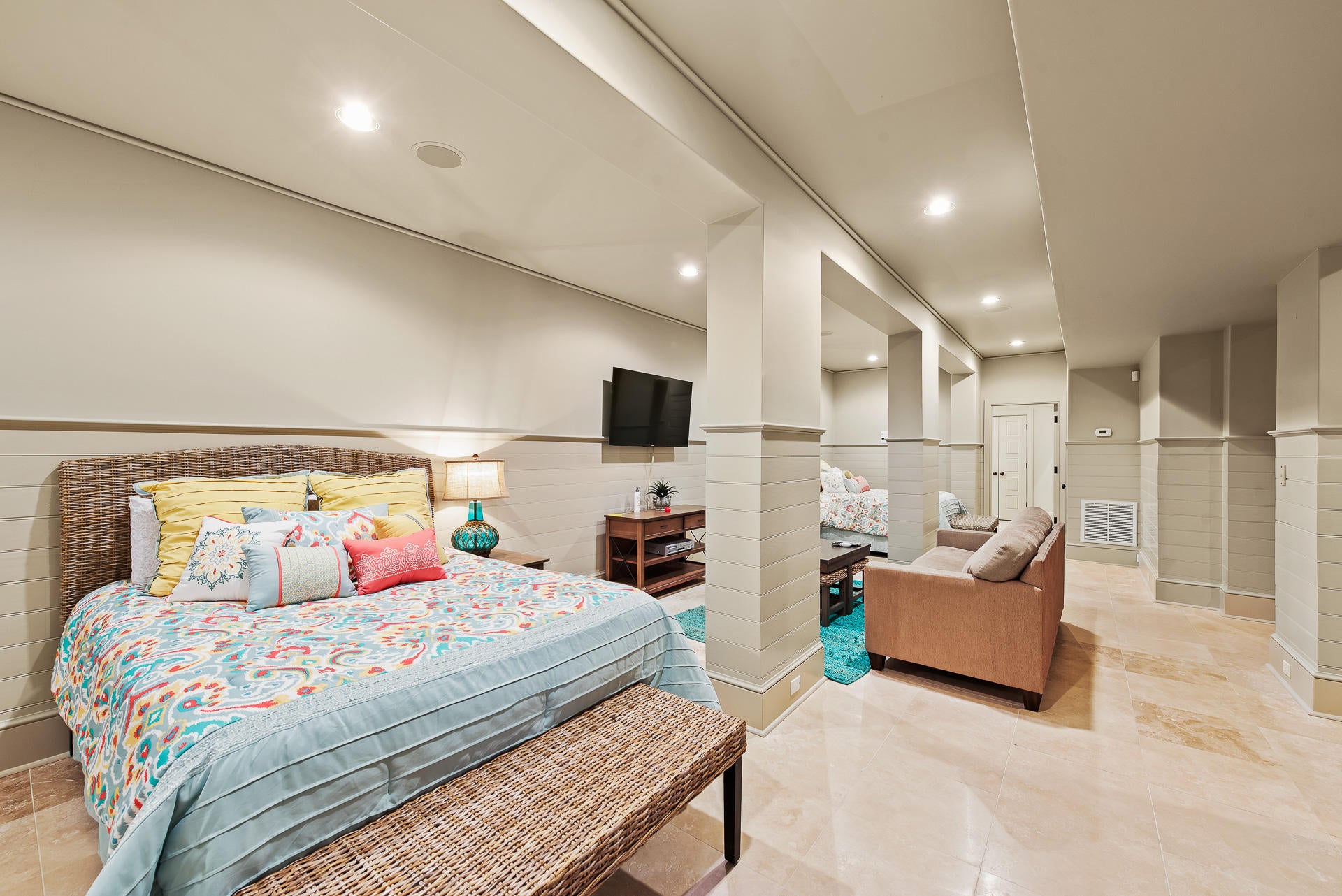 RETREAT THE - Residential
