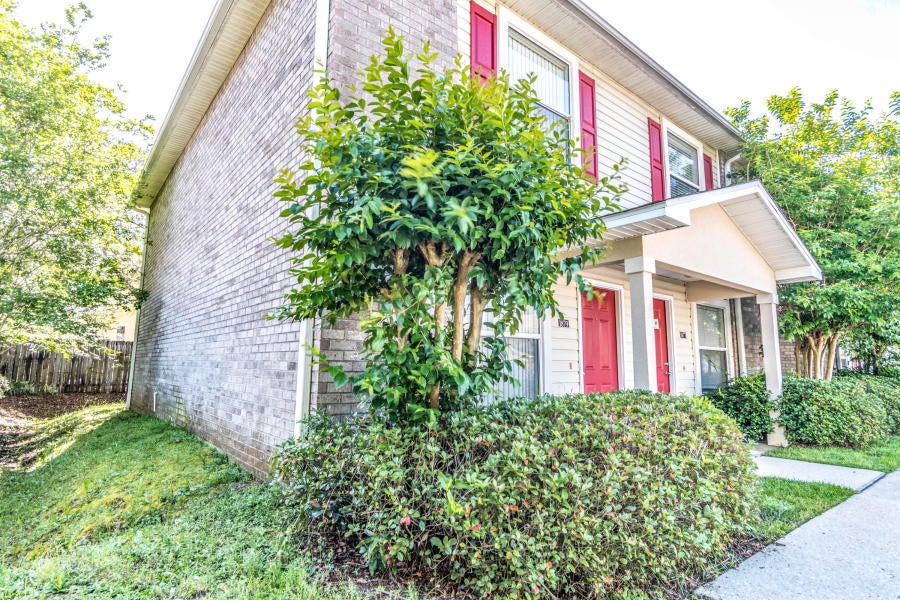 SHAY LIN TOWNHOMES - Residential Lease