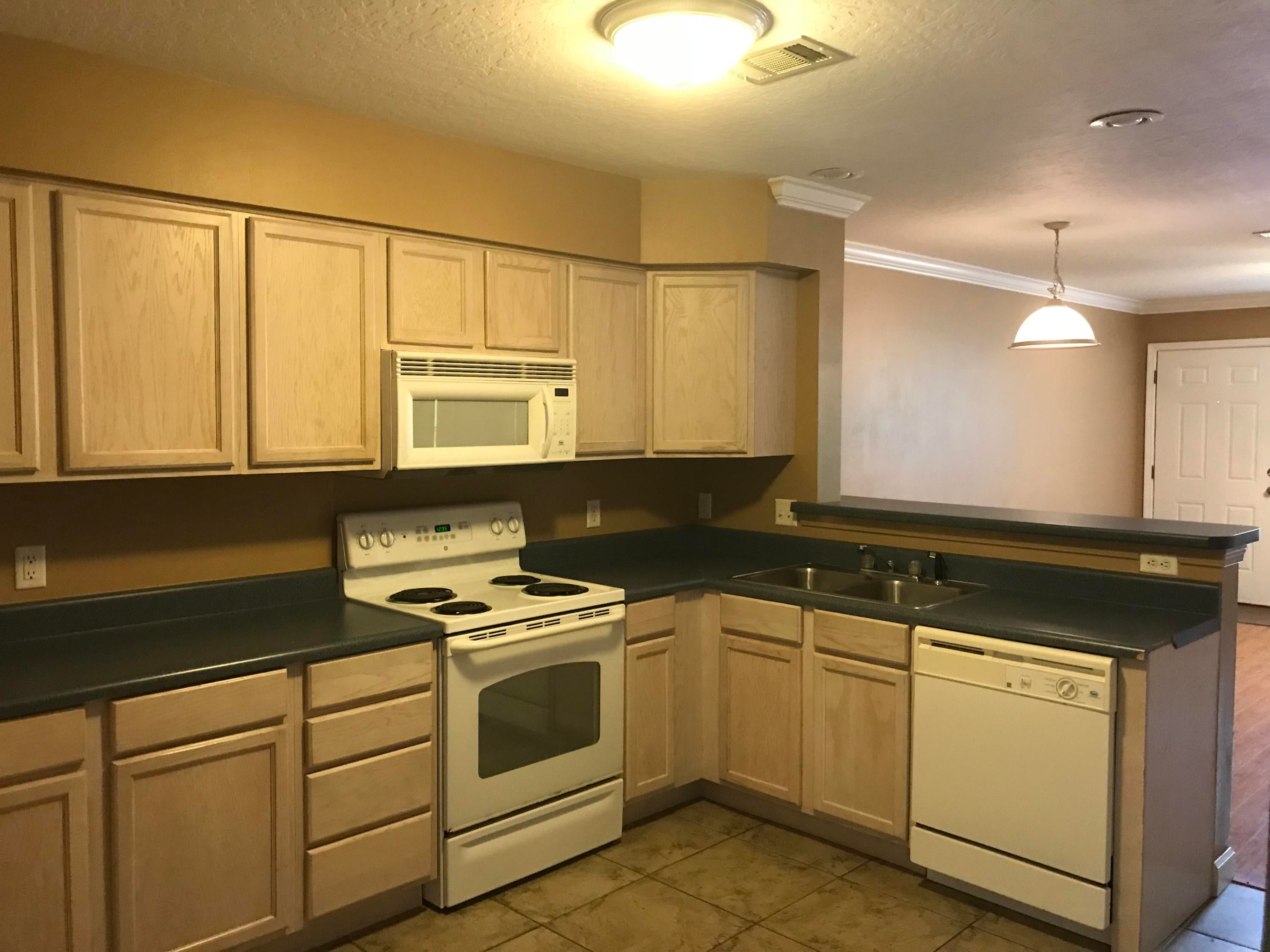 SHAY LIN TOWNHOMES - Residential Lease