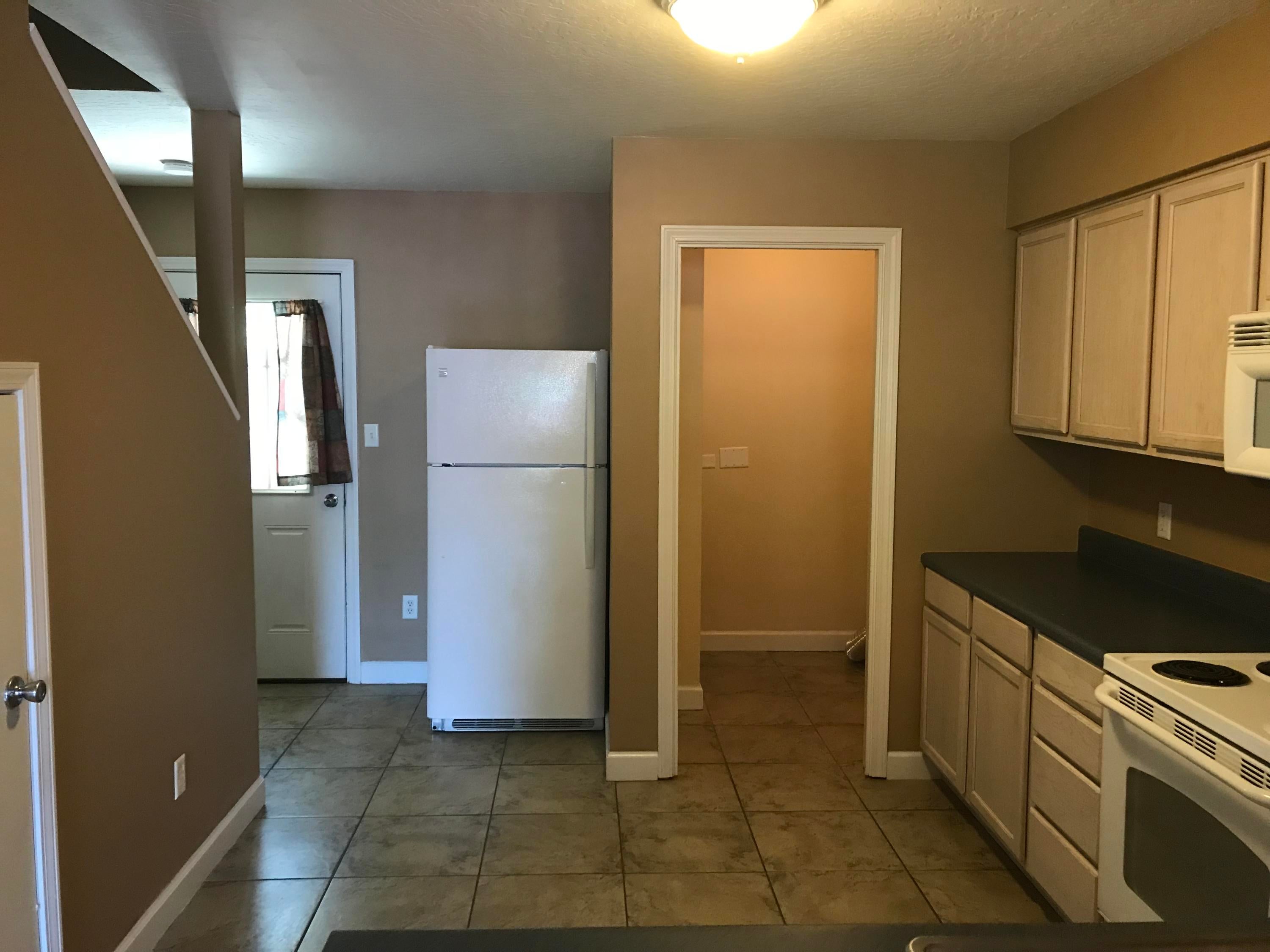 SHAY LIN TOWNHOMES - Residential Lease