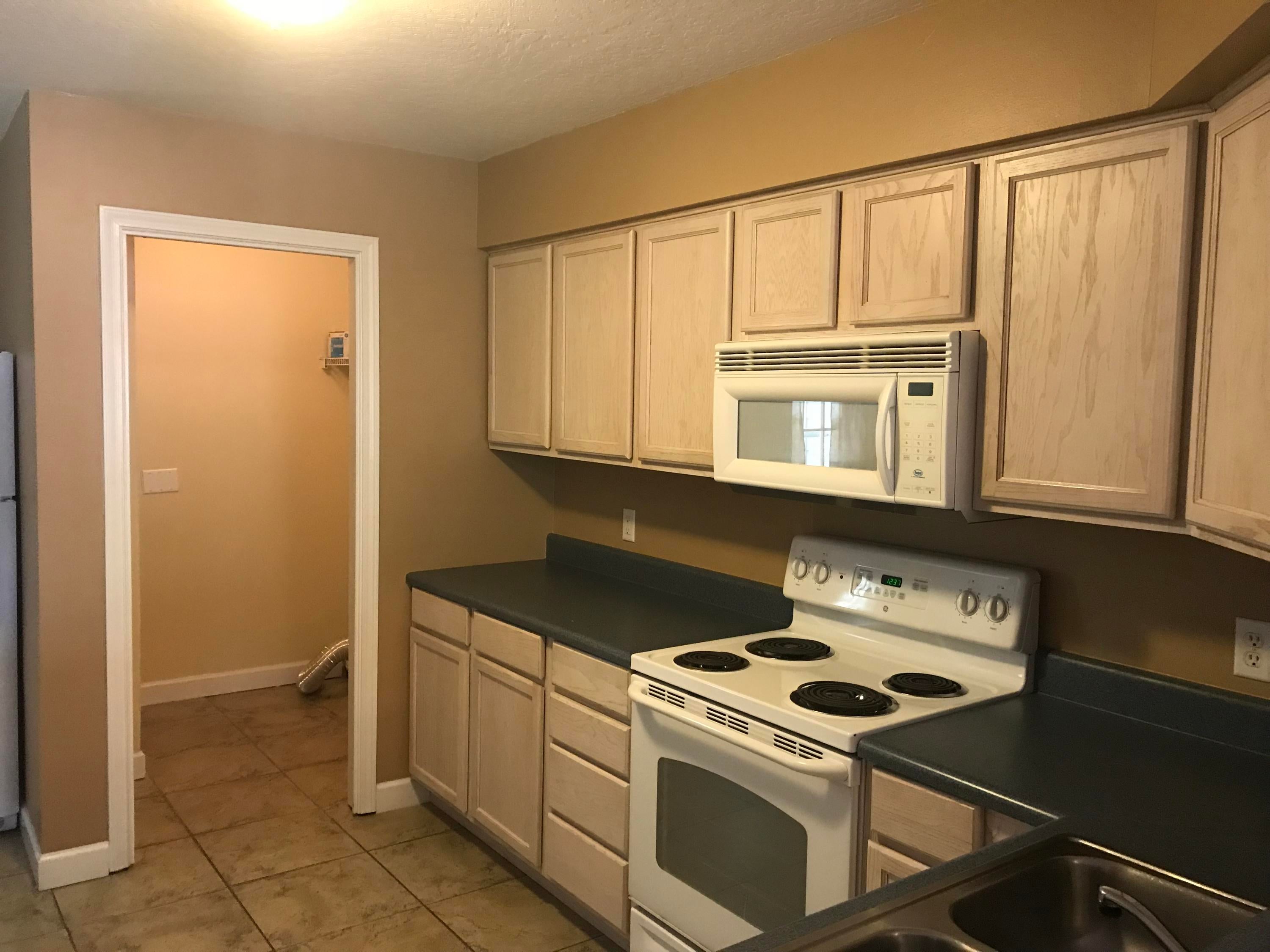 SHAY LIN TOWNHOMES - Residential Lease