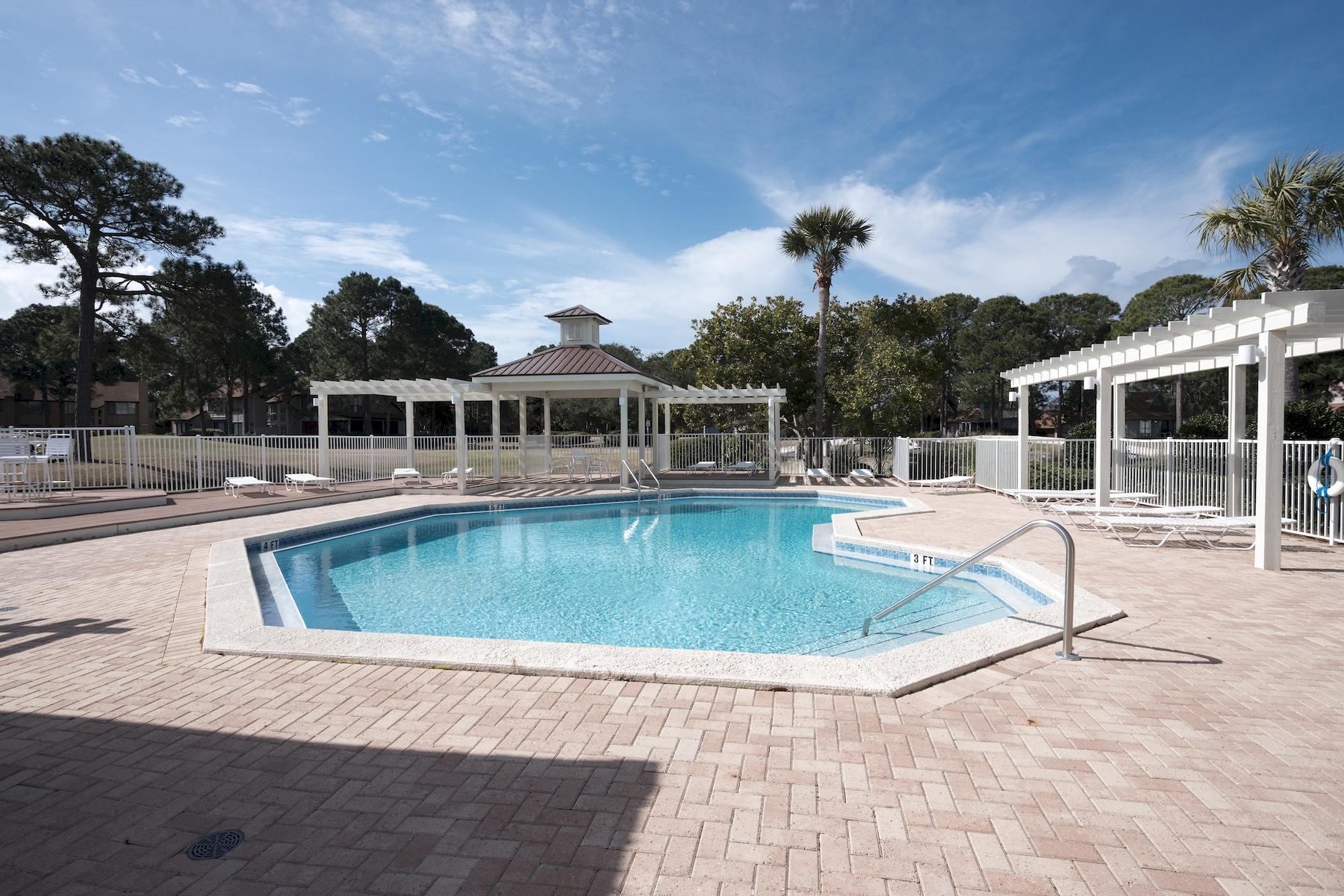PLAYERS CLUB ON THE BAY - Residential