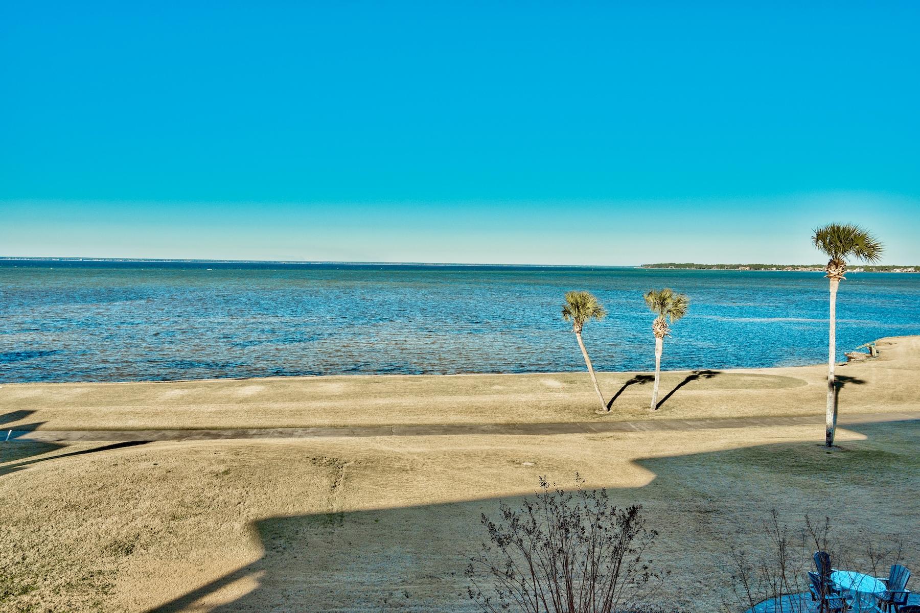 PLAYERS CLUB ON THE BAY - Residential
