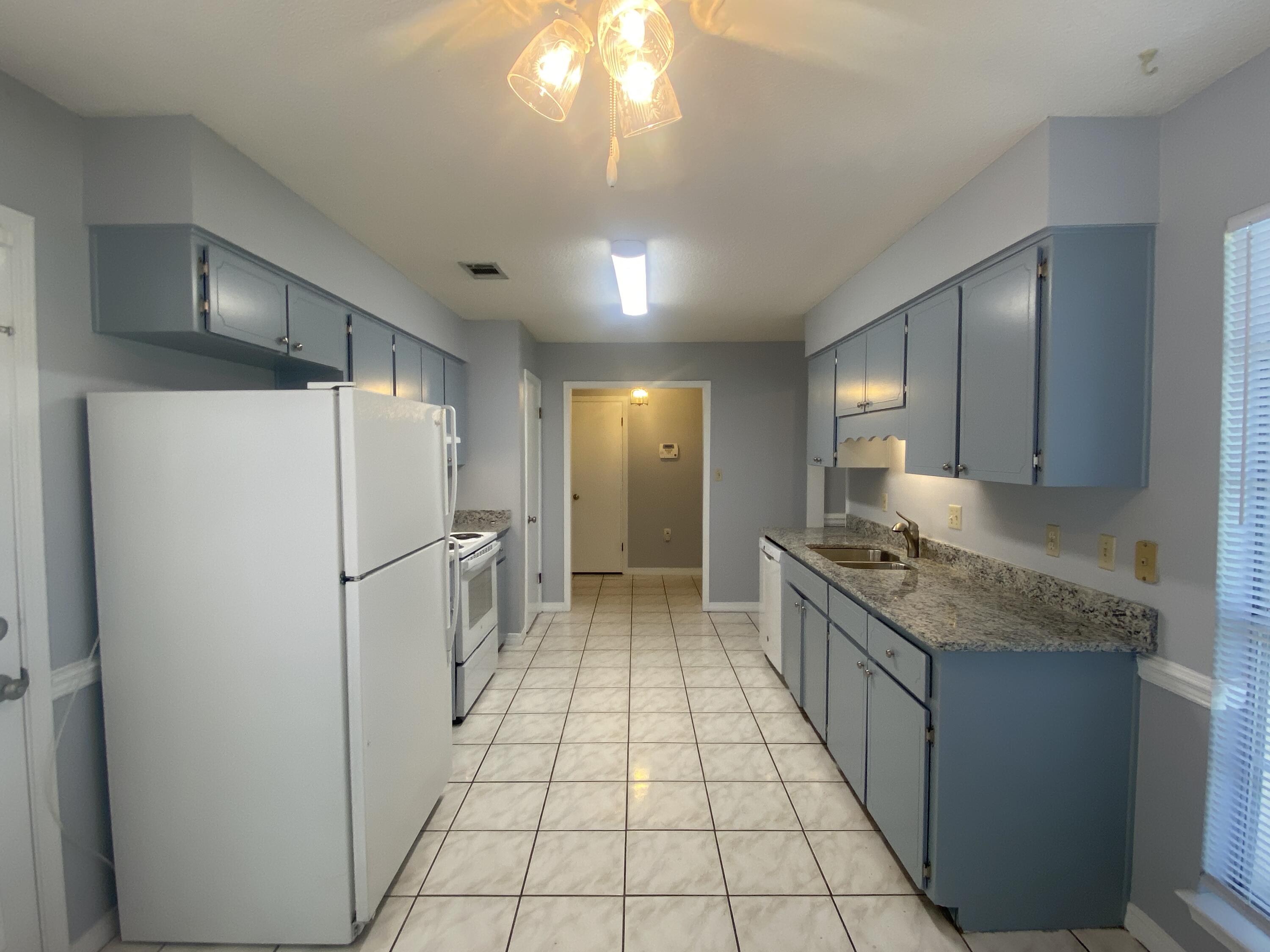 SPENCERS CROSSING - Residential Lease