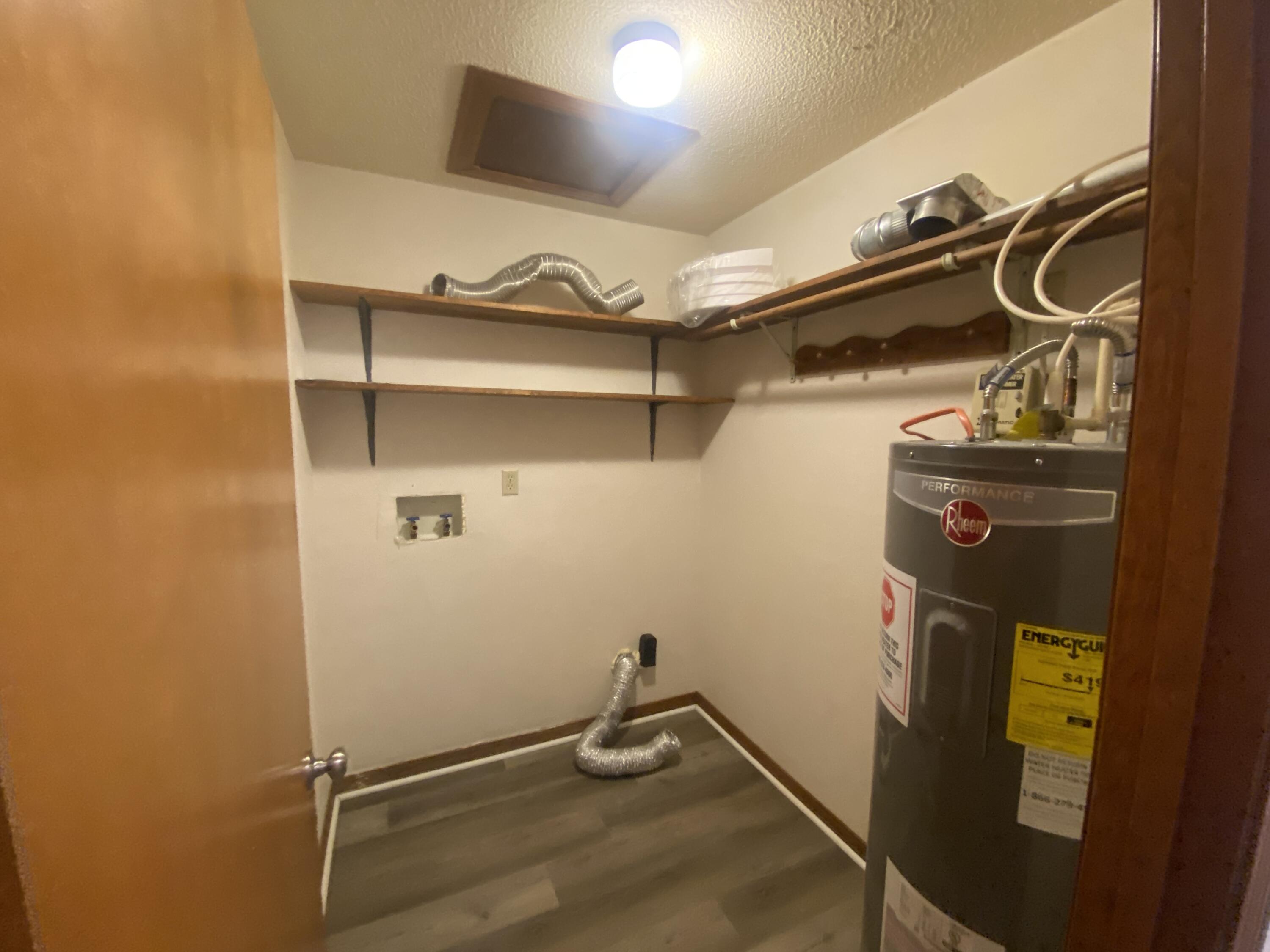 SPENCERS CROSSING - Residential Lease