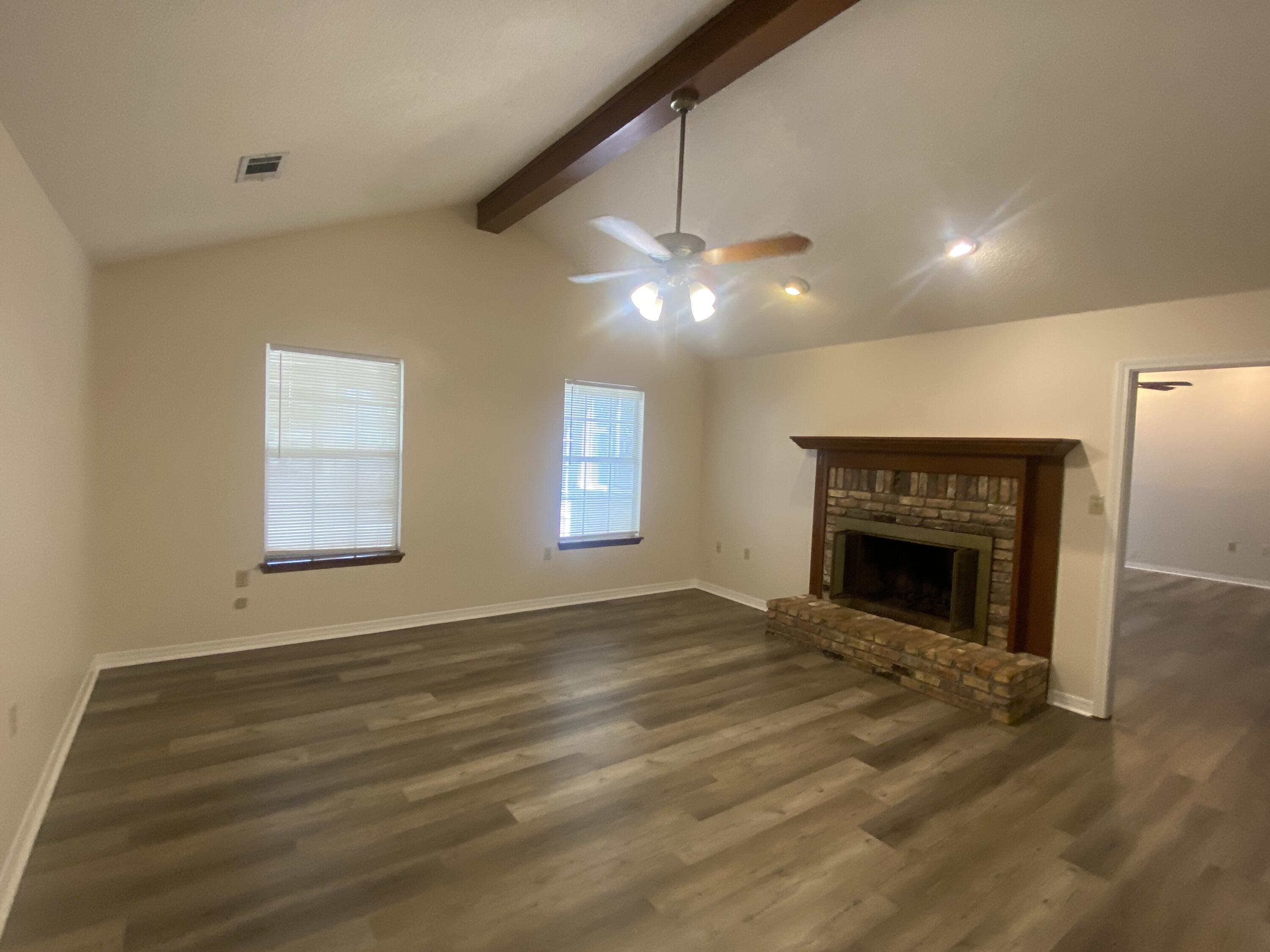 SPENCERS CROSSING - Residential Lease