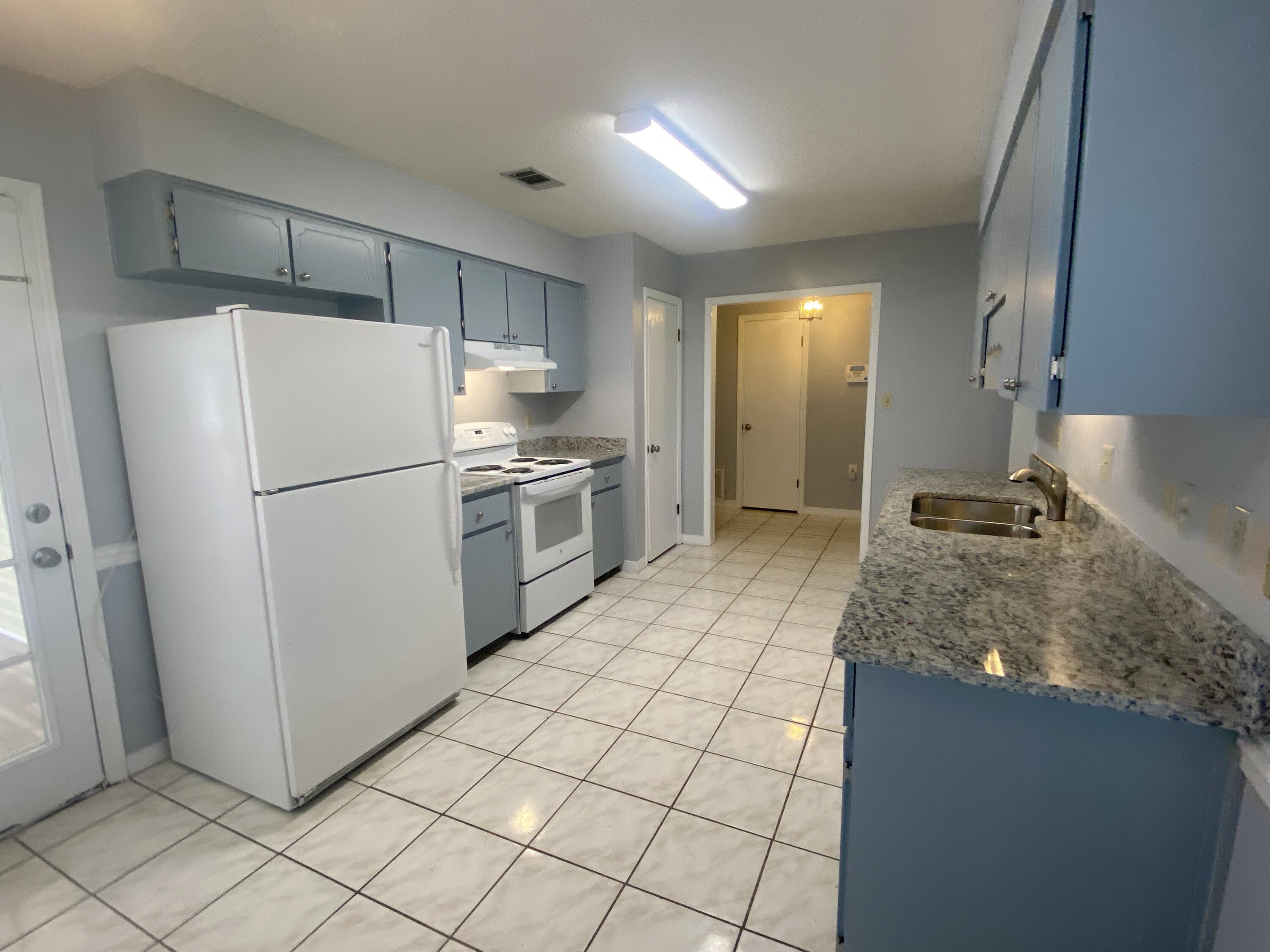 SPENCERS CROSSING - Residential Lease