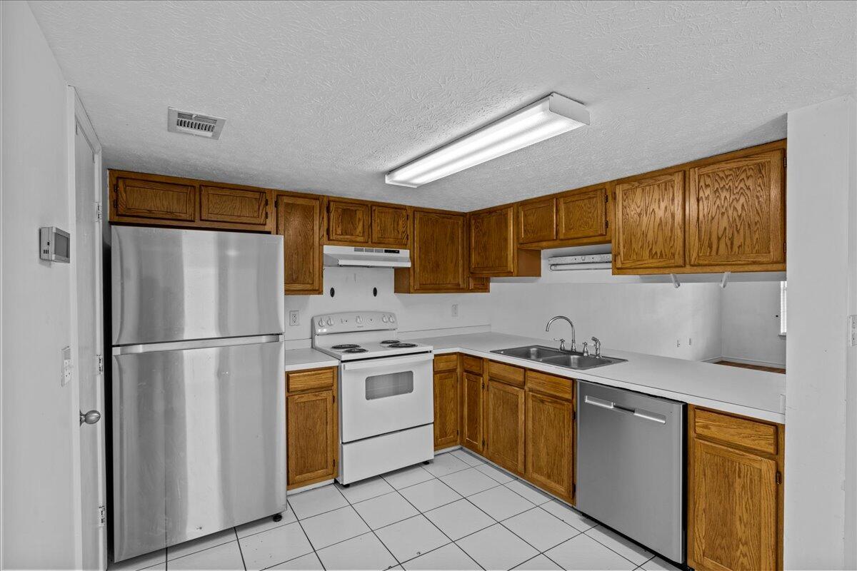 CHATELAINE ESTATES S/D - Residential
