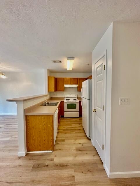 ROLLING PINES - Residential Lease