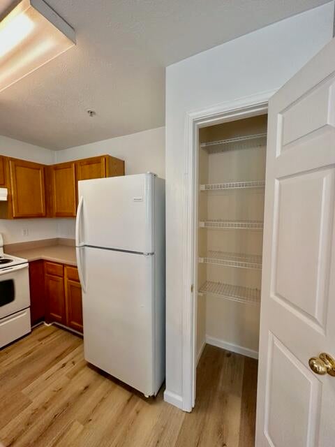 ROLLING PINES - Residential Lease