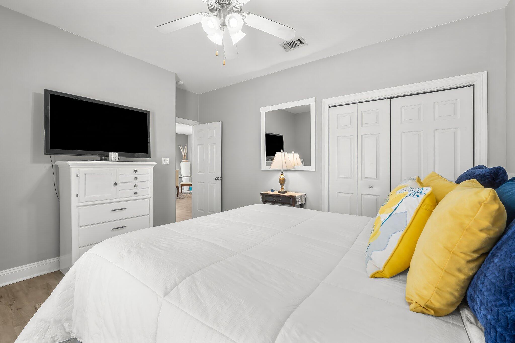 HOLIDAY SHORES EST 4TH
ADDN - Residential
