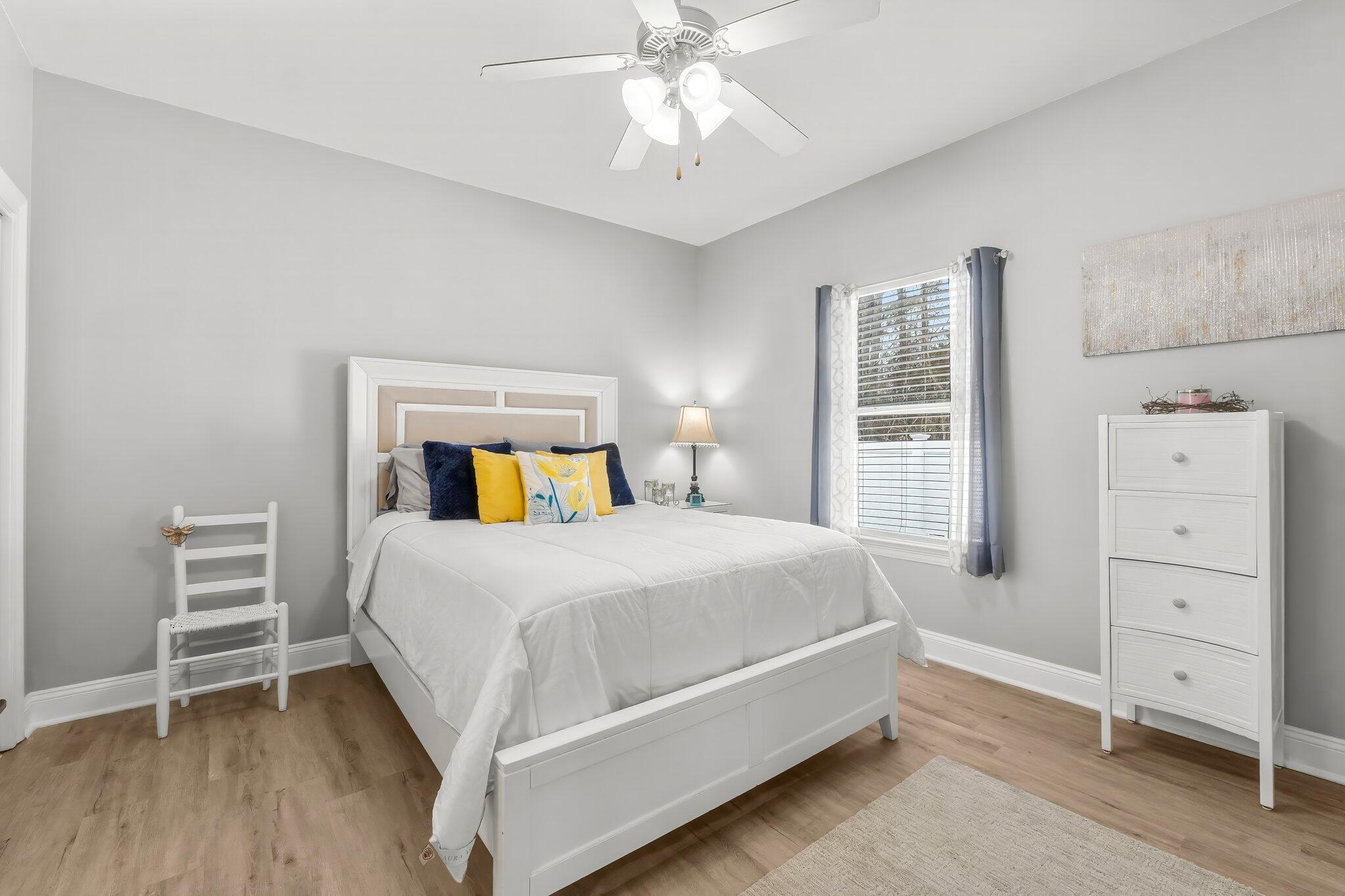 HOLIDAY SHORES EST 4TH
ADDN - Residential
