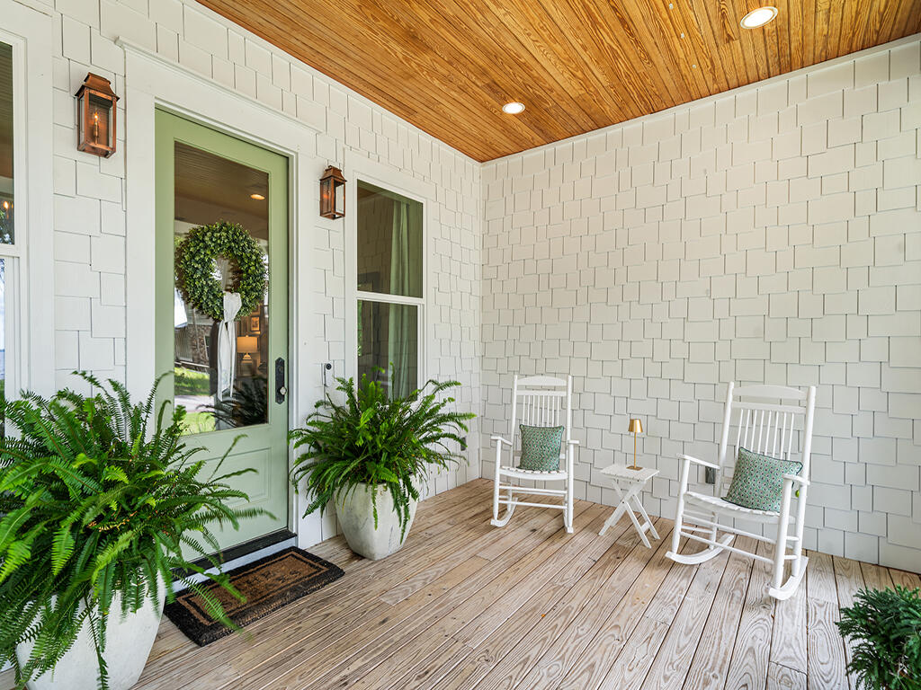 GRAYTON BAYOU - Residential