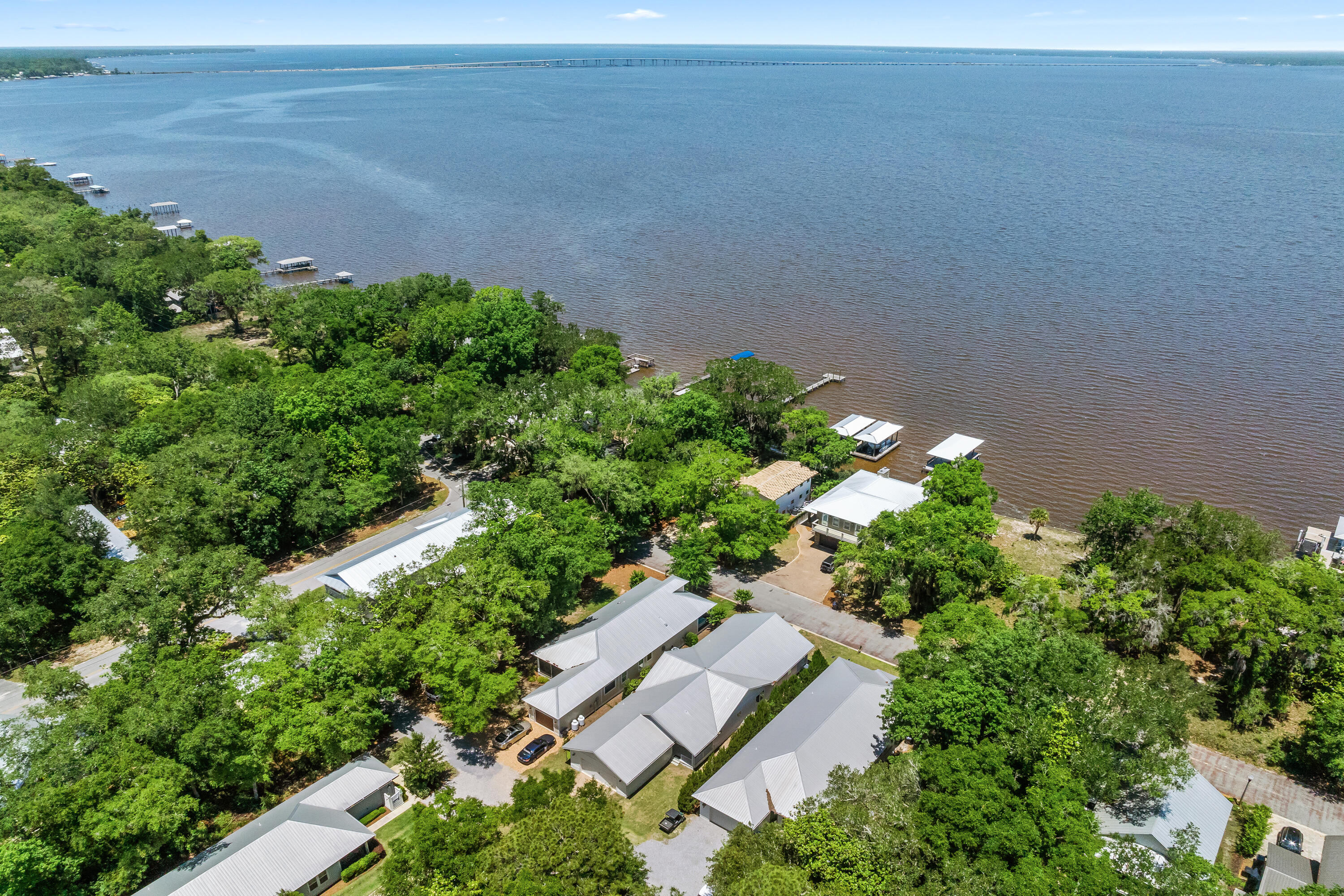 GRAYTON BAYOU - Residential