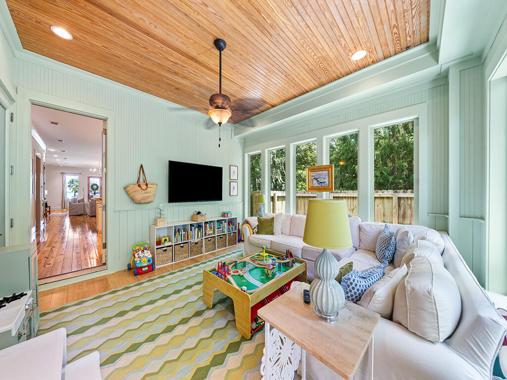 GRAYTON BAYOU - Residential