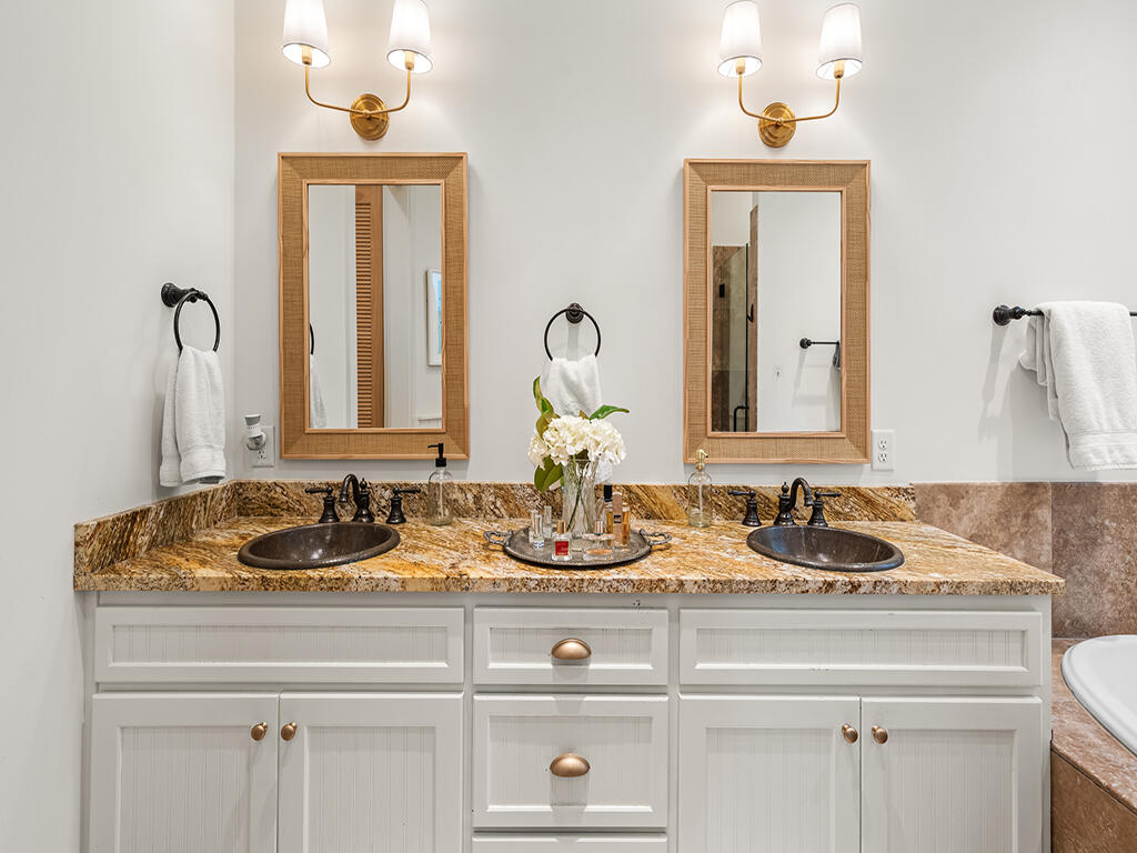 GRAYTON BAYOU - Residential