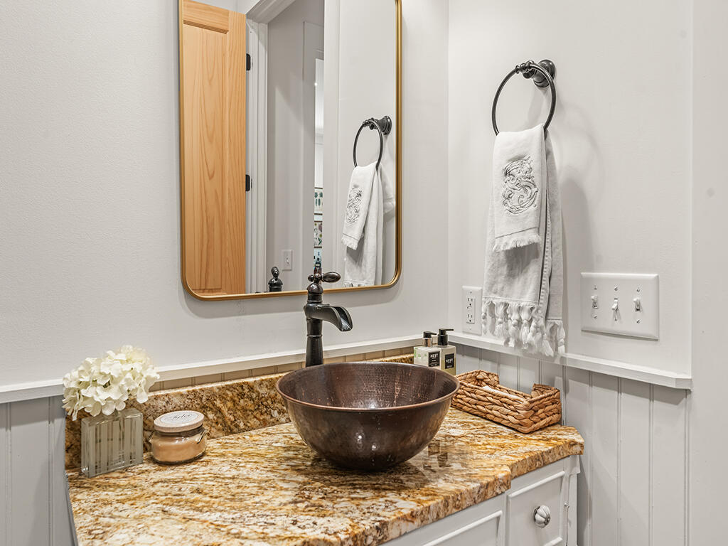 GRAYTON BAYOU - Residential