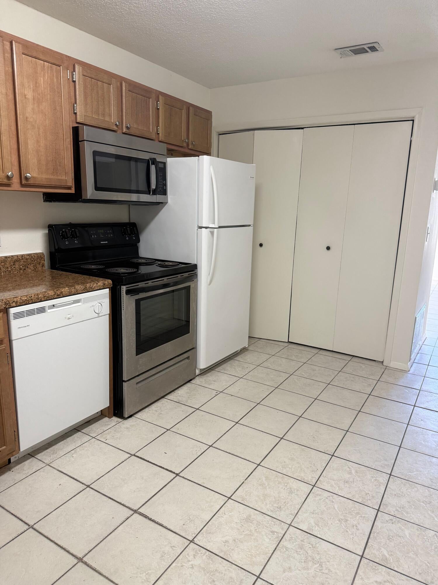 DOGWOOD APTS - Residential Lease