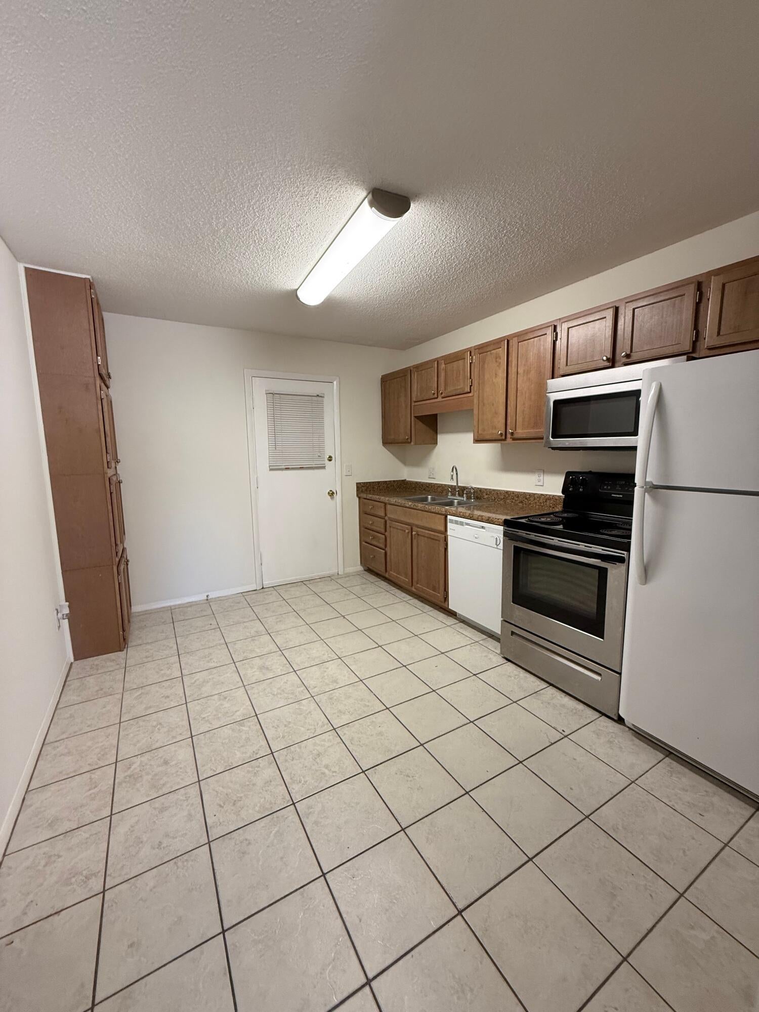 DOGWOOD APTS - Residential Lease