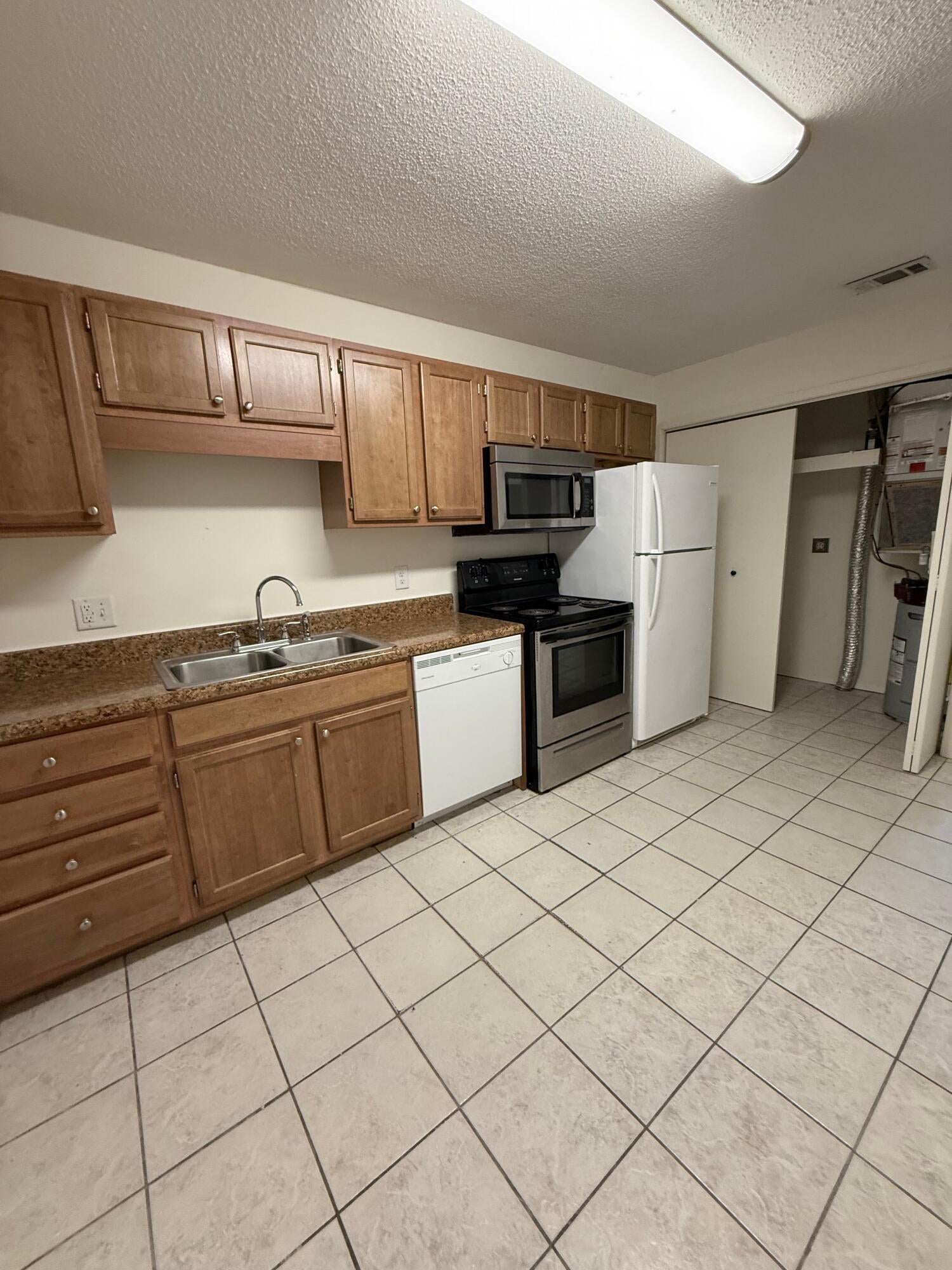 DOGWOOD APTS - Residential Lease