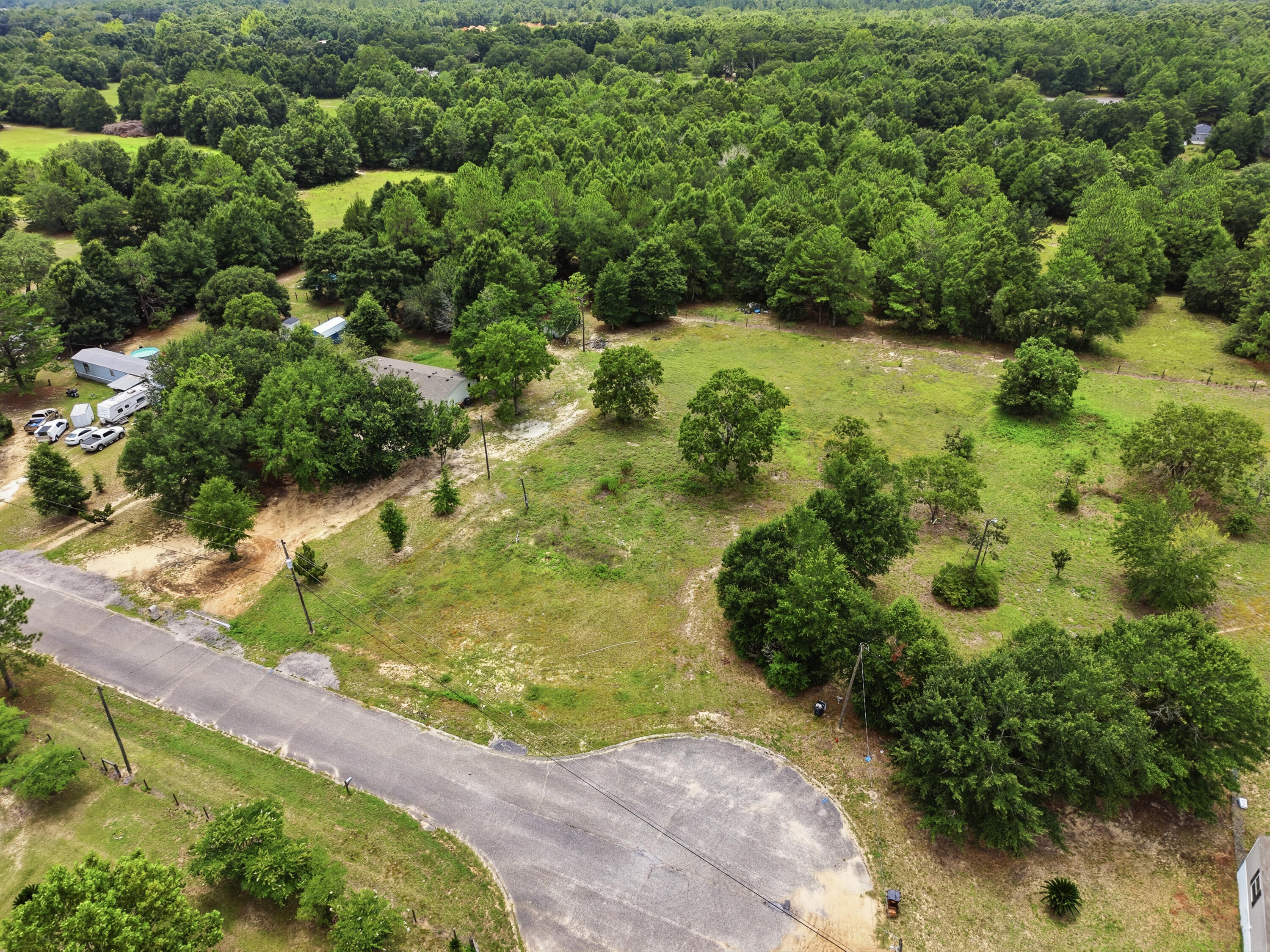 BELLEVILLE FARMS - Land