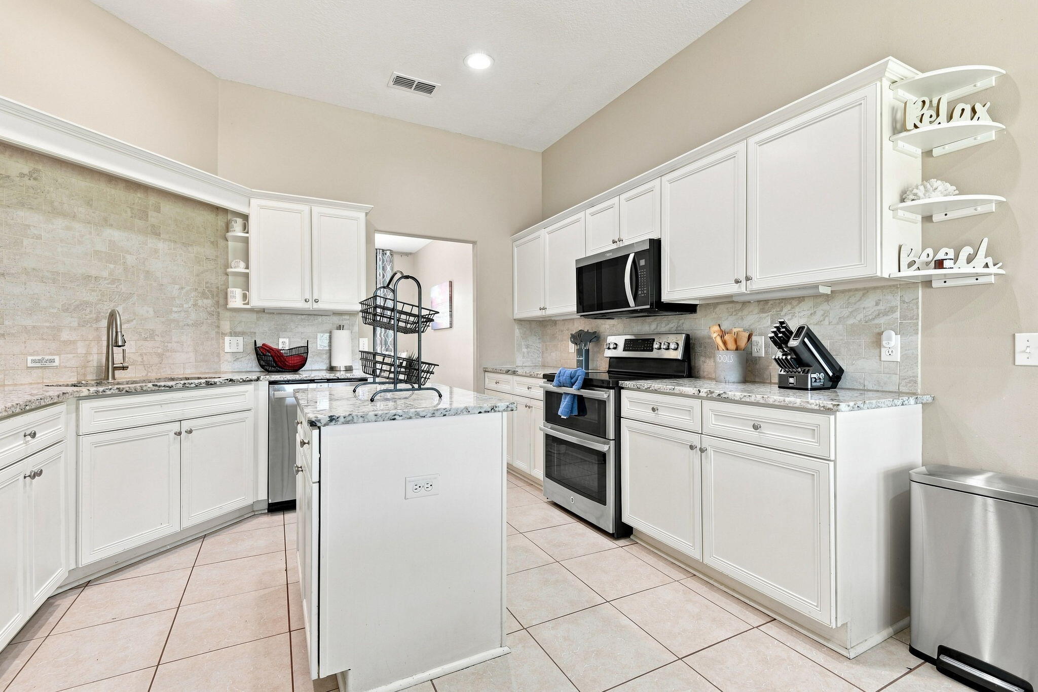 HOLLEY BY THE SEA - Residential