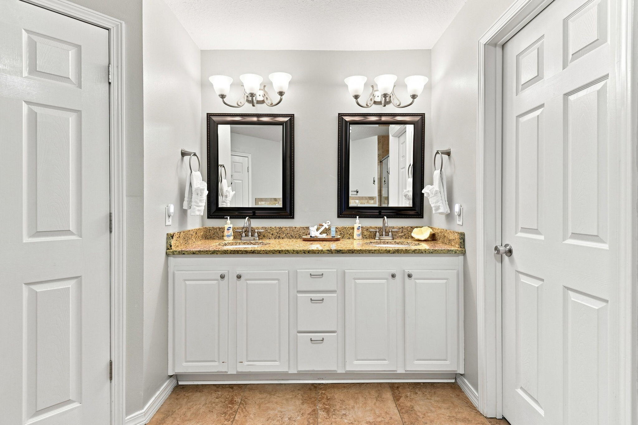 HOLLEY BY THE SEA - Residential