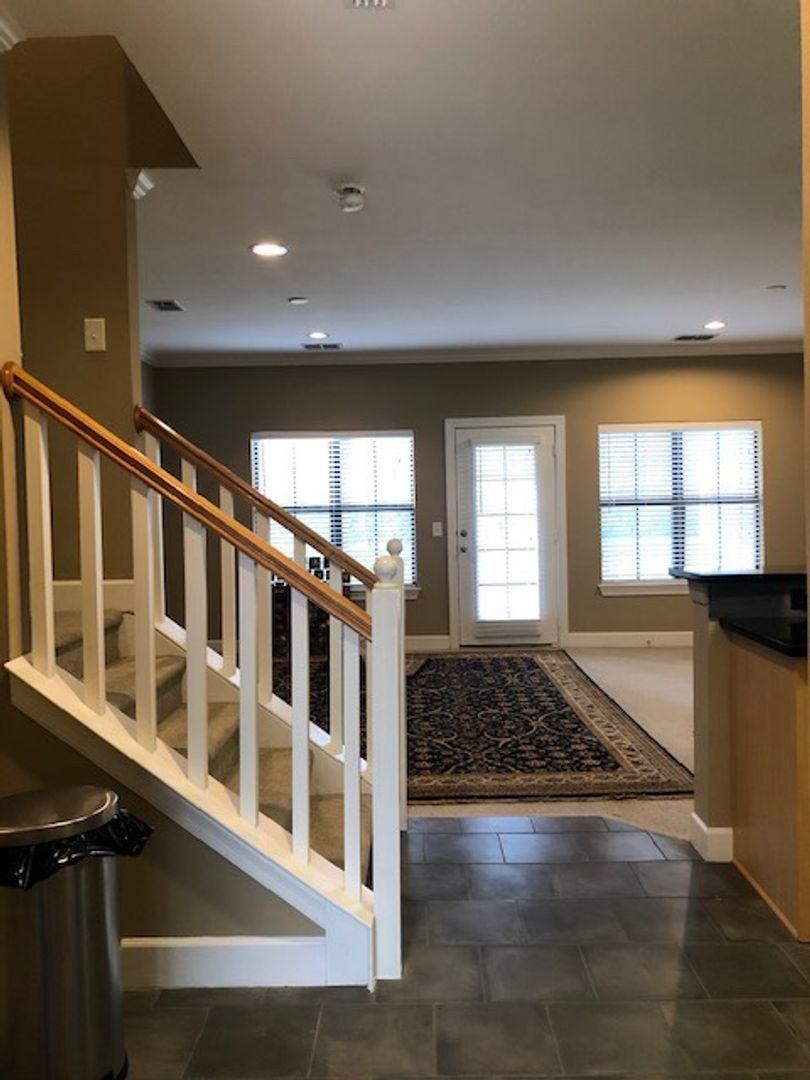 SOUTH HAVEN TOWNHOMES - Residential Lease
