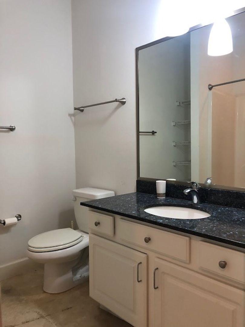 SOUTH HAVEN TOWNHOMES - Residential Lease
