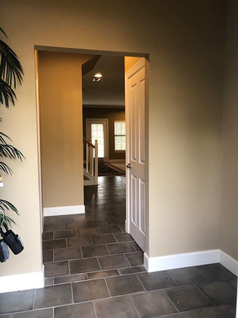 SOUTH HAVEN TOWNHOMES - Residential Lease
