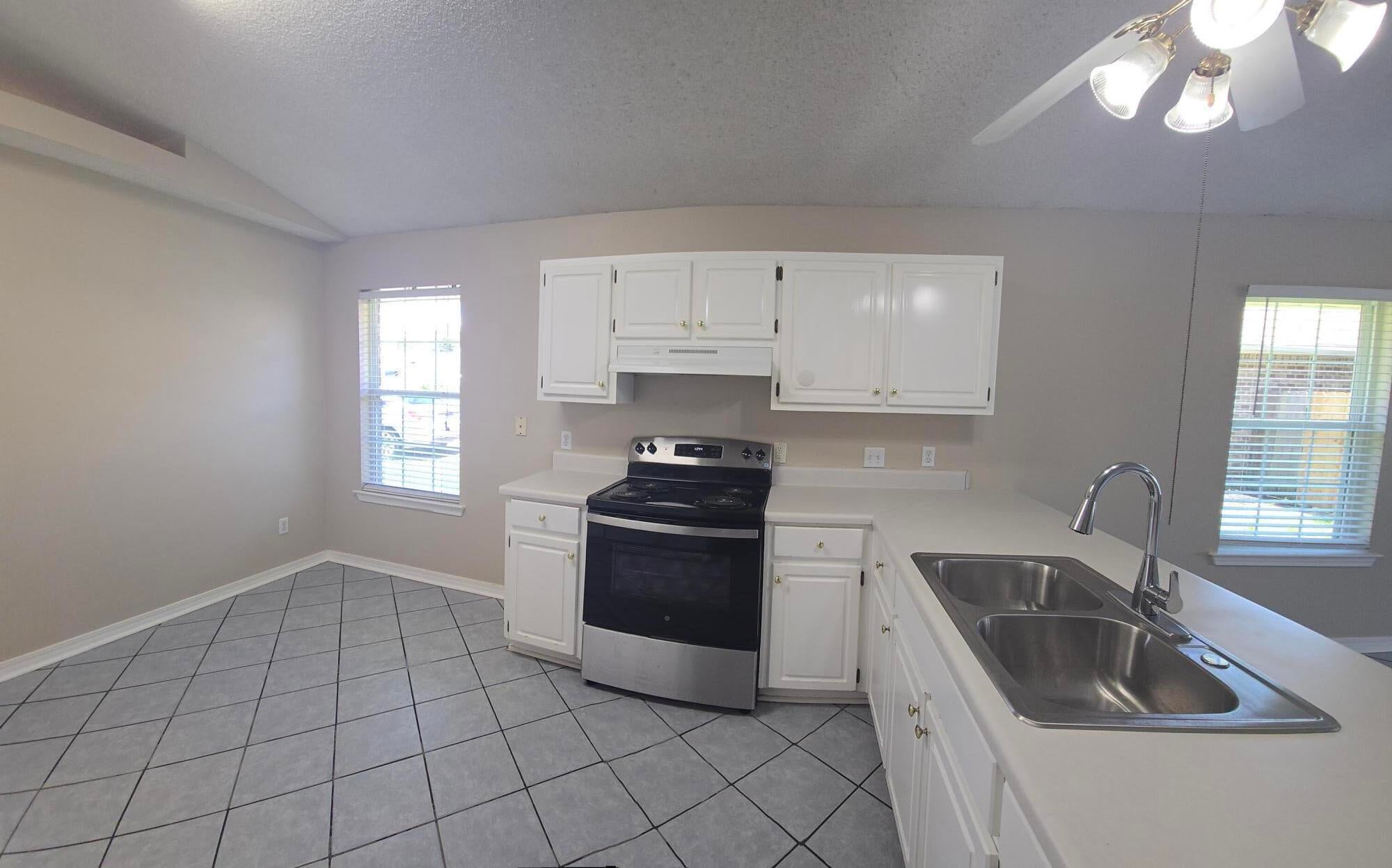 WATERFORD ESTATES S/D - Residential Lease
