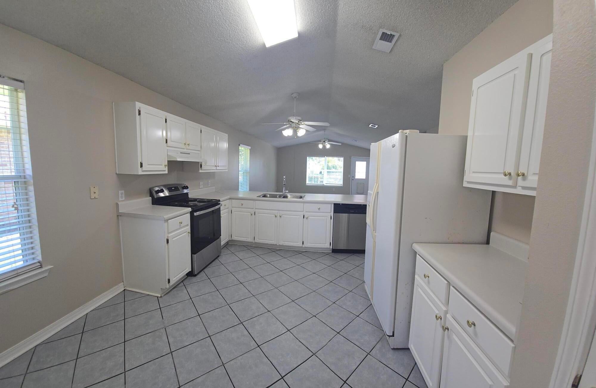 WATERFORD ESTATES S/D - Residential Lease