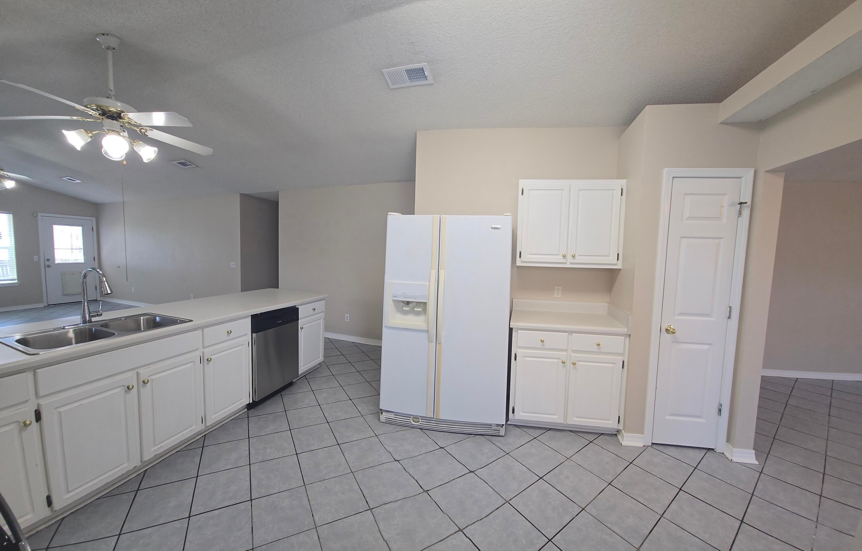 WATERFORD ESTATES S/D - Residential Lease