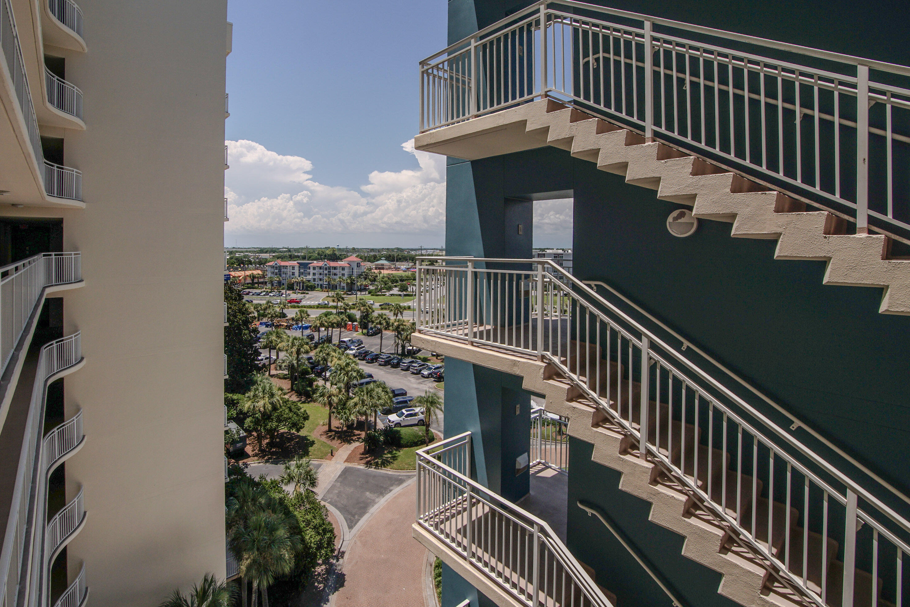 STERLING SHORES - Residential