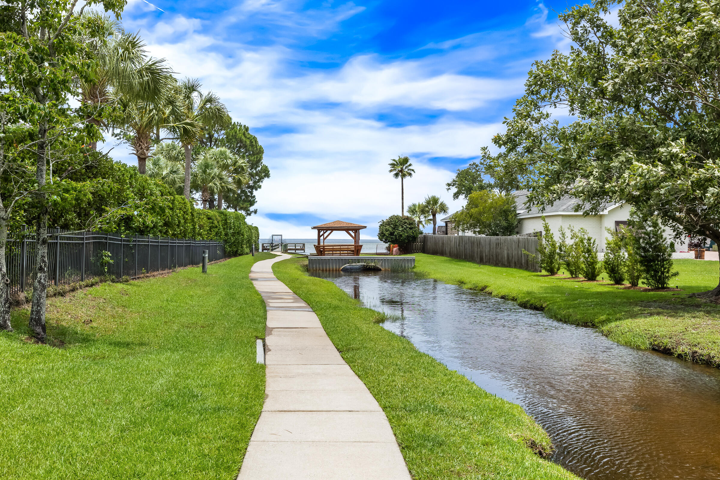 BAYSIDE - Residential