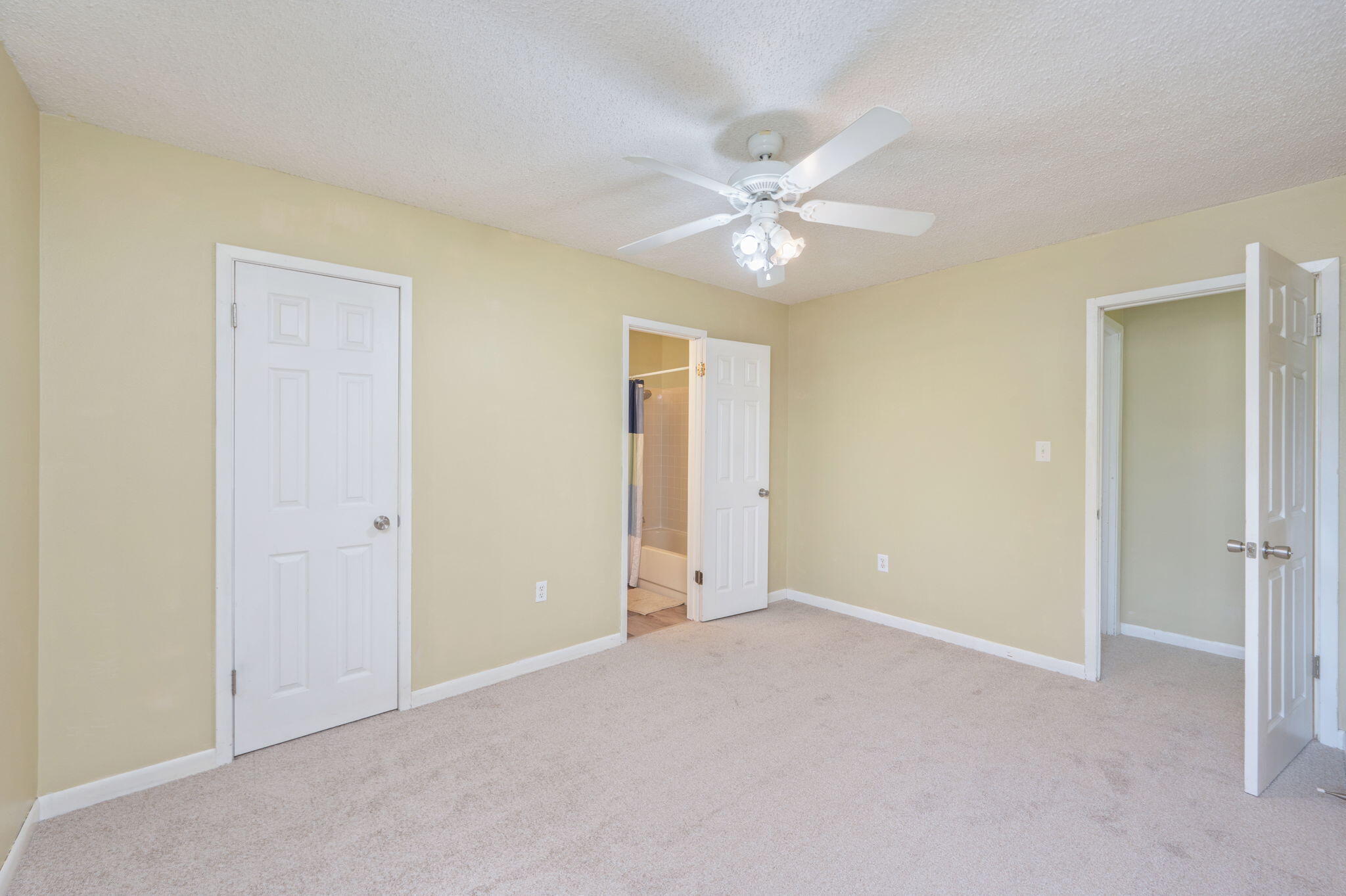 DENTON COURT - Residential