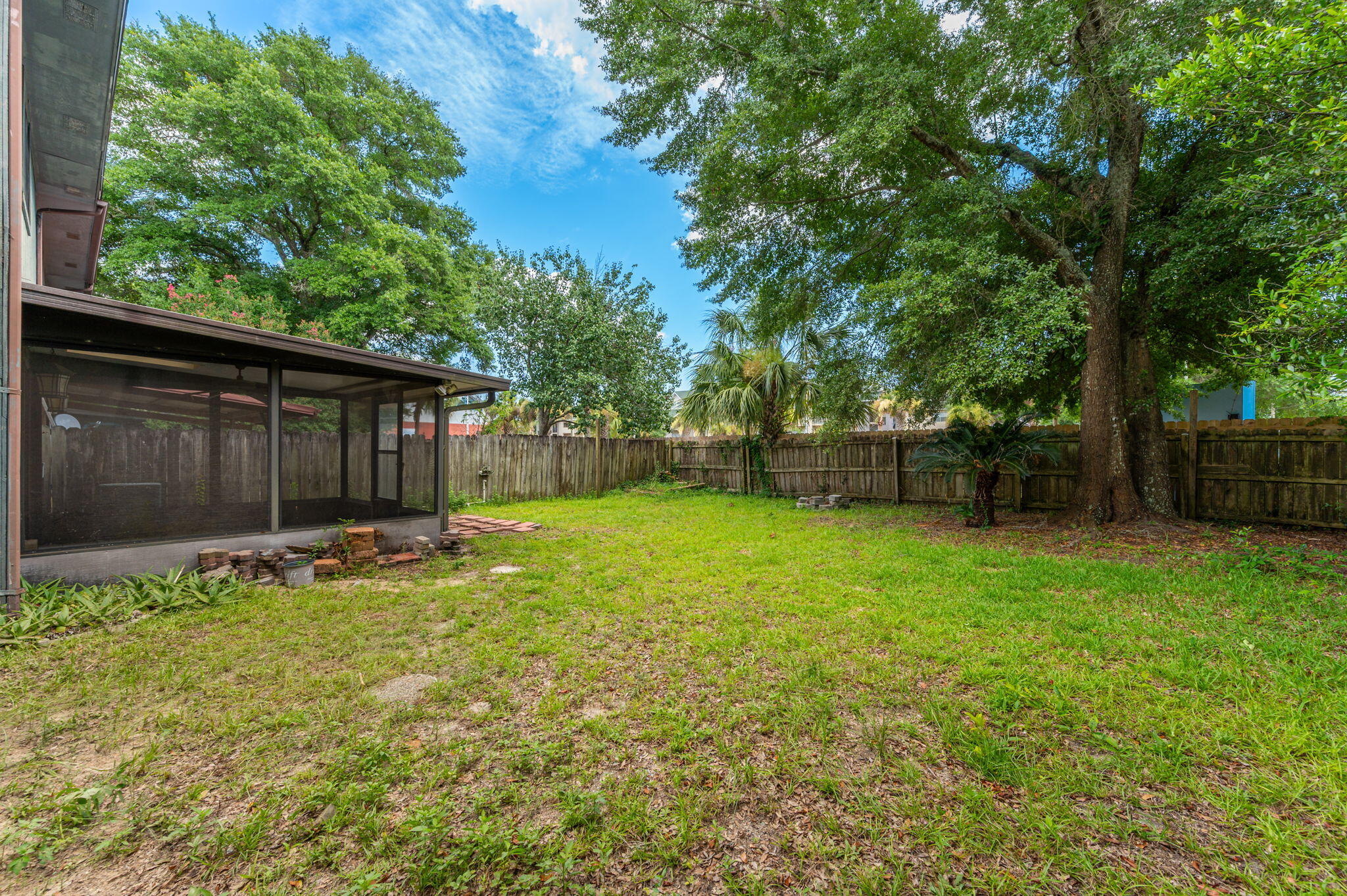 DENTON COURT - Residential