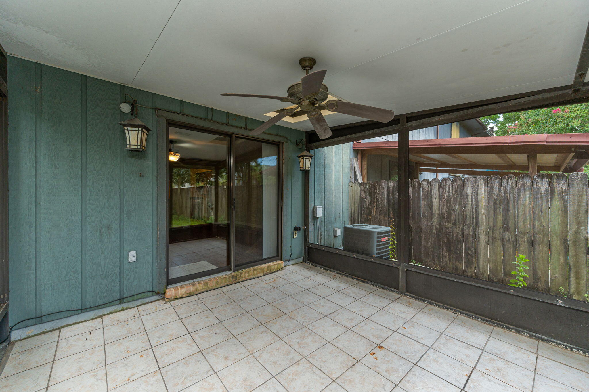 DENTON COURT - Residential