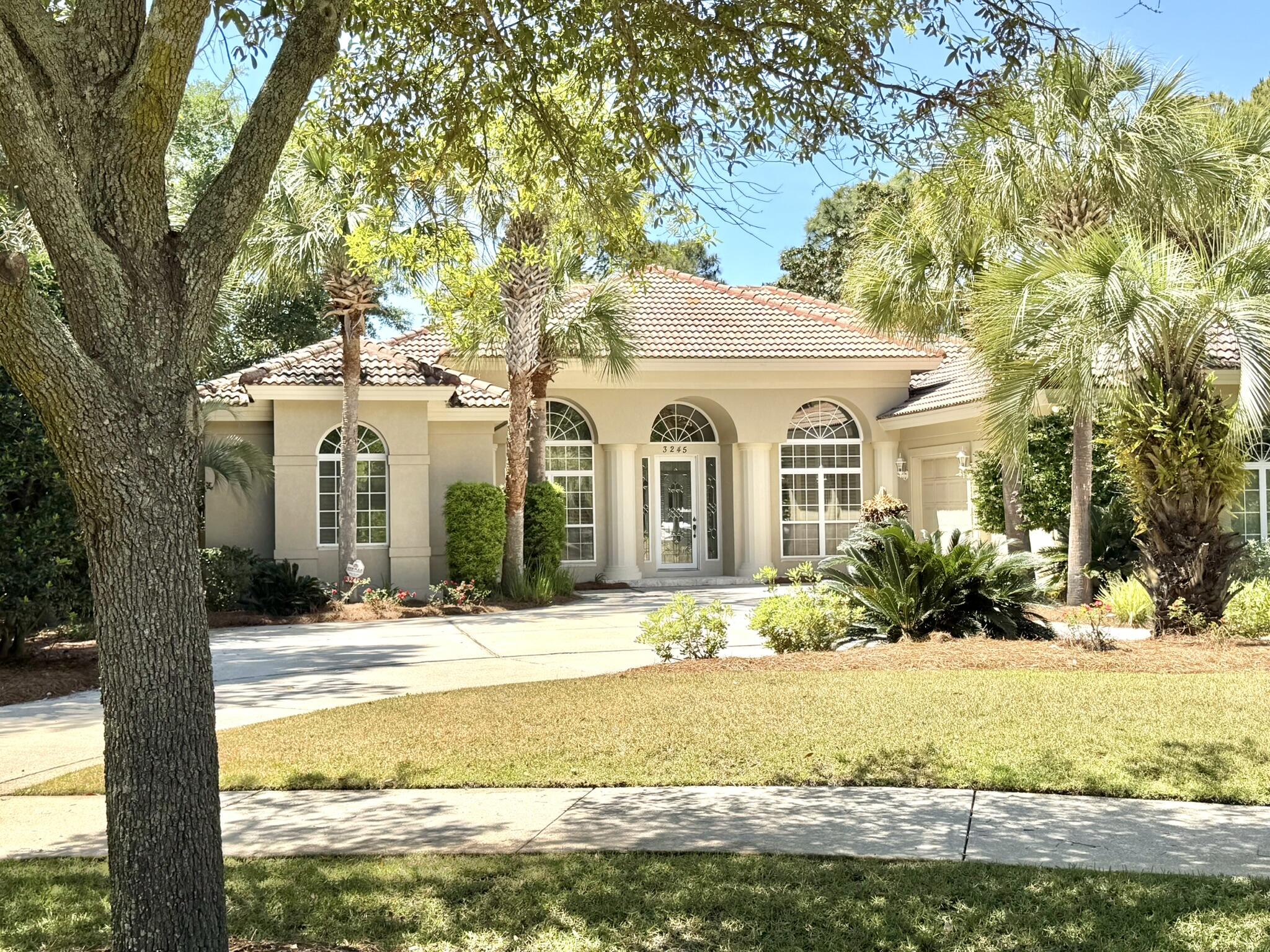 BURNT PINE - Residential