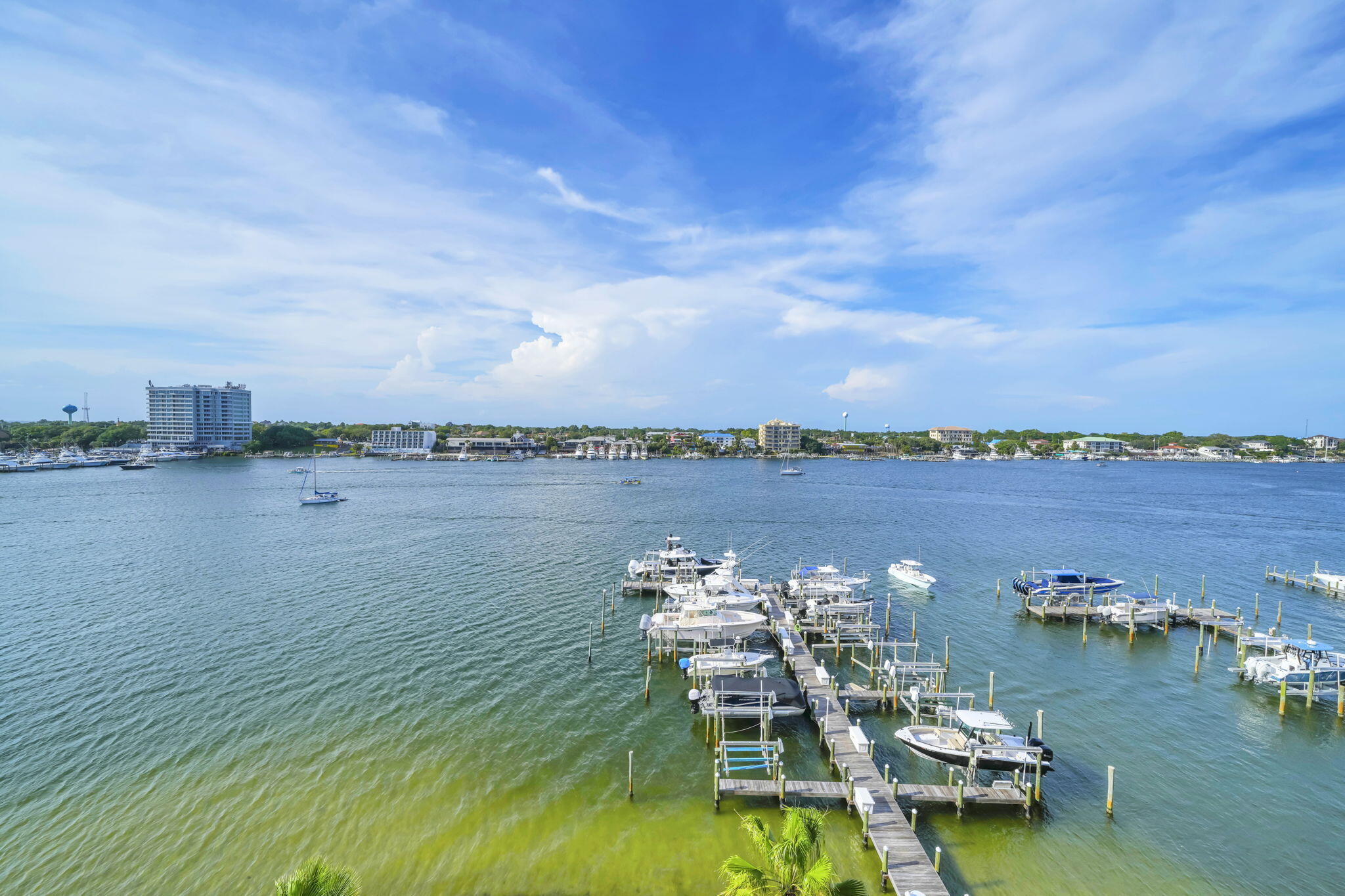 HARBOR LIGHTS - Residential