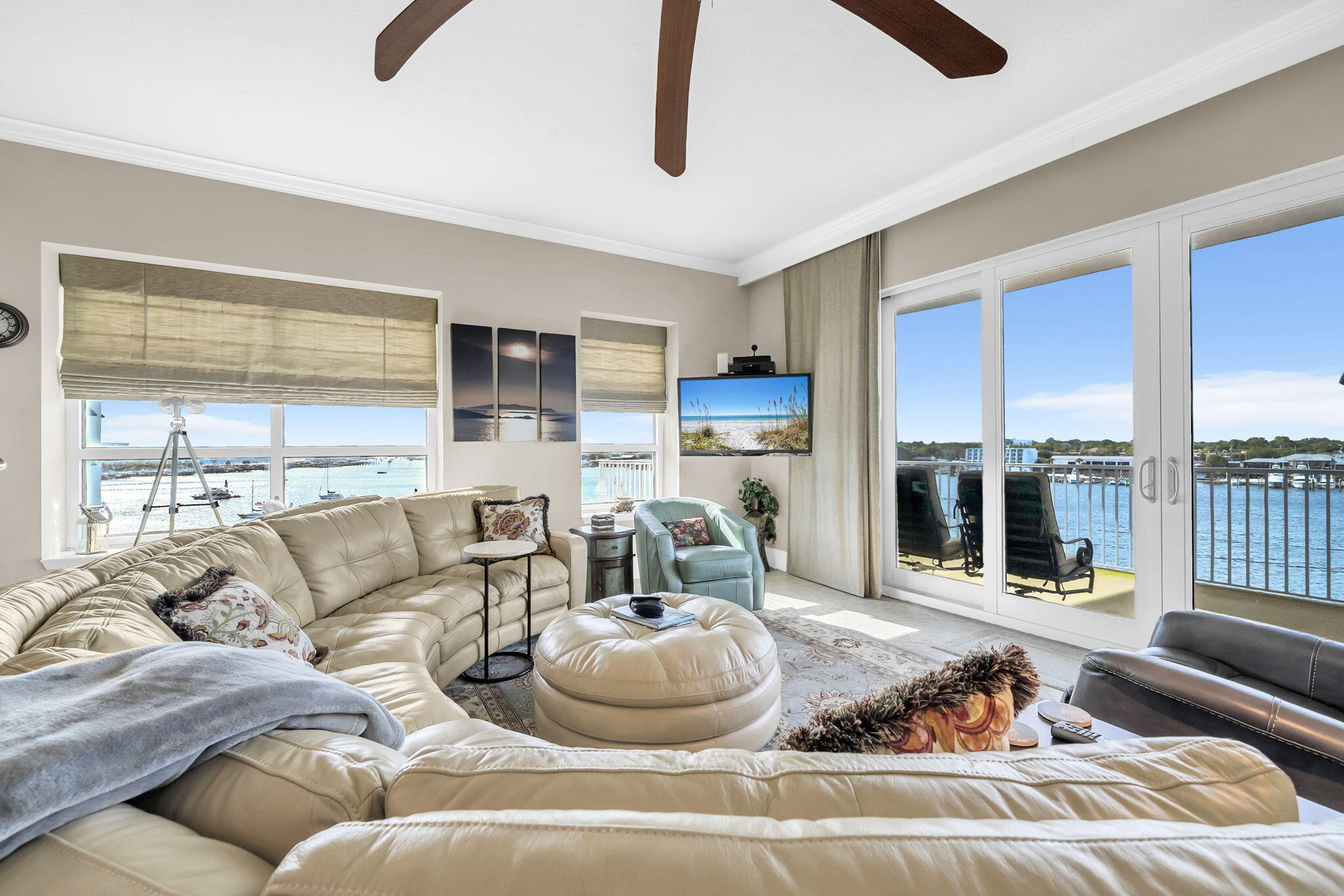 HARBOR LIGHTS - Residential